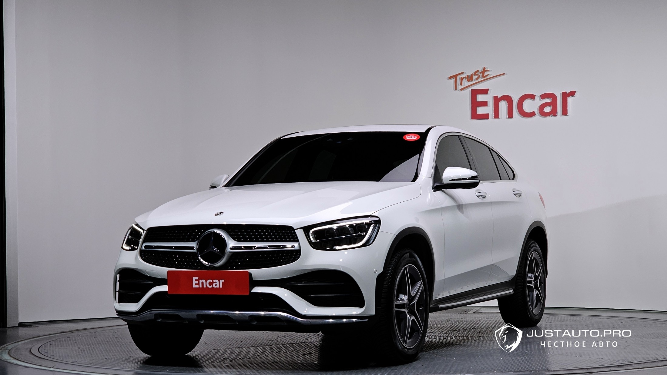 Автомобиль Mercedes-Benz GLC-Class