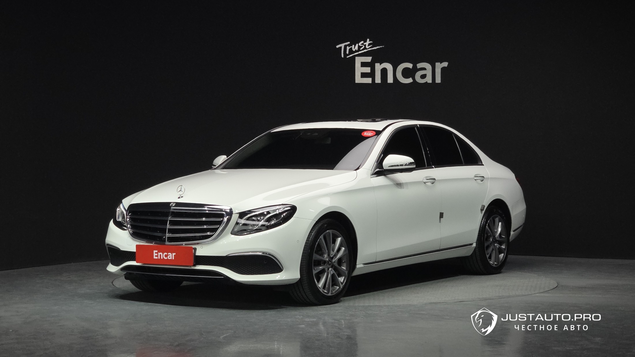 Автомобиль Mercedes-Benz E-Class
