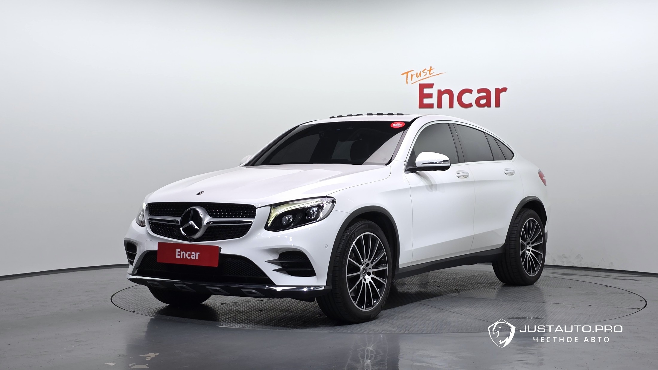 Автомобиль Mercedes-Benz GLC-Class
