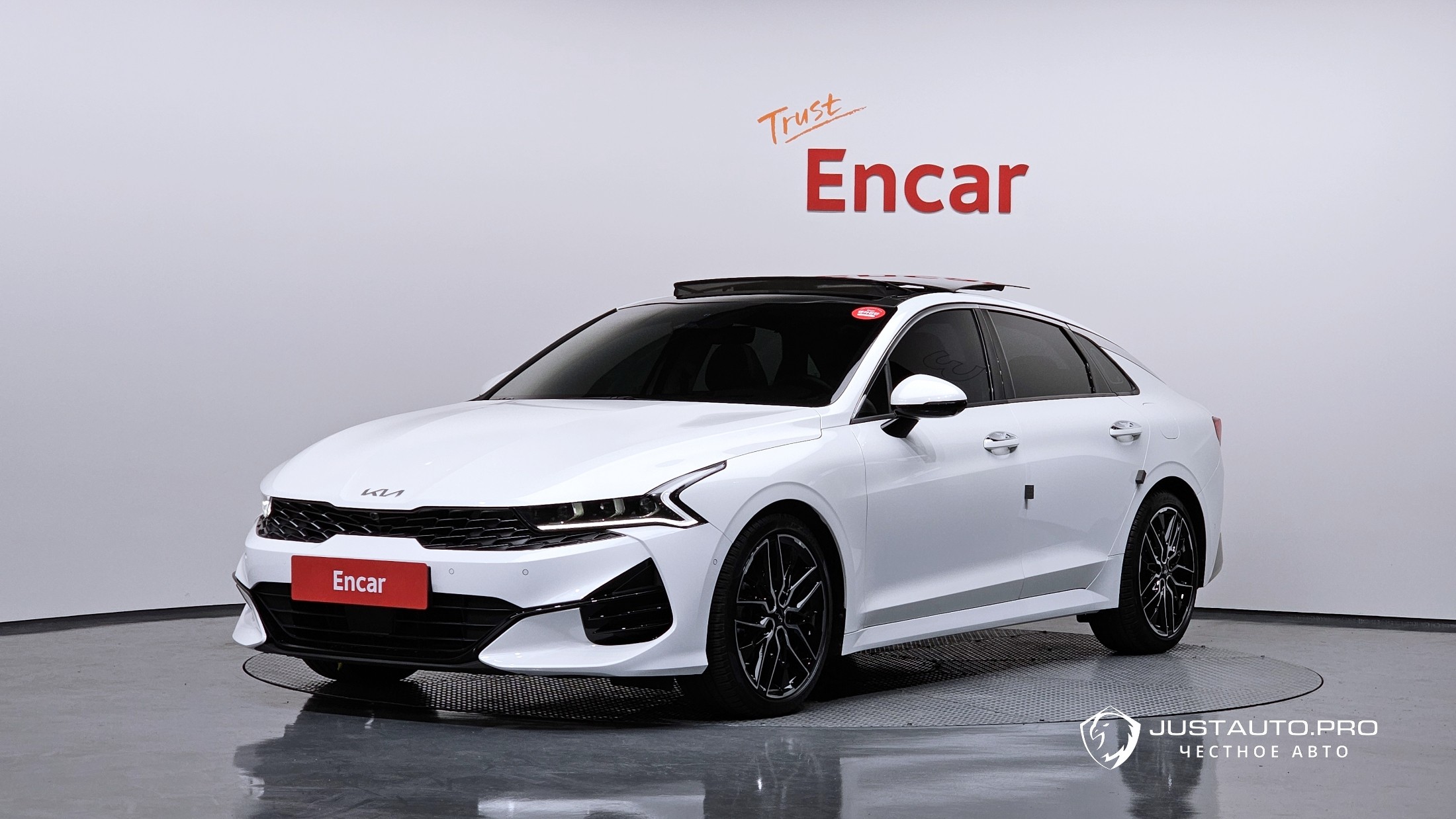 Автомобиль Kia K5