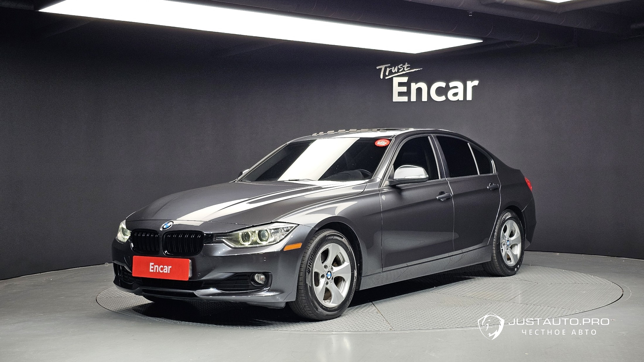 Автомобиль BMW 3-Series