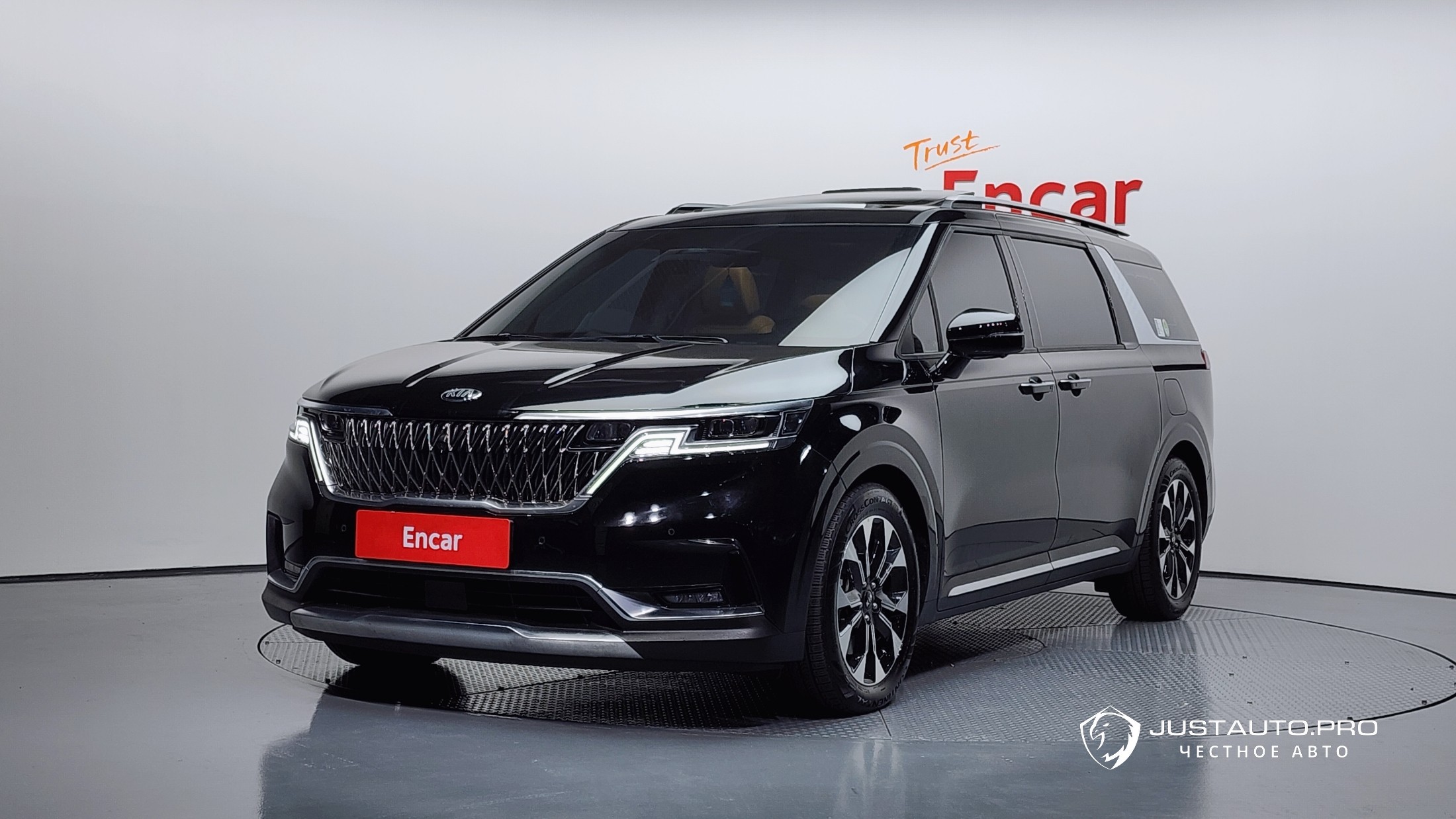 Автомобиль Kia Canival