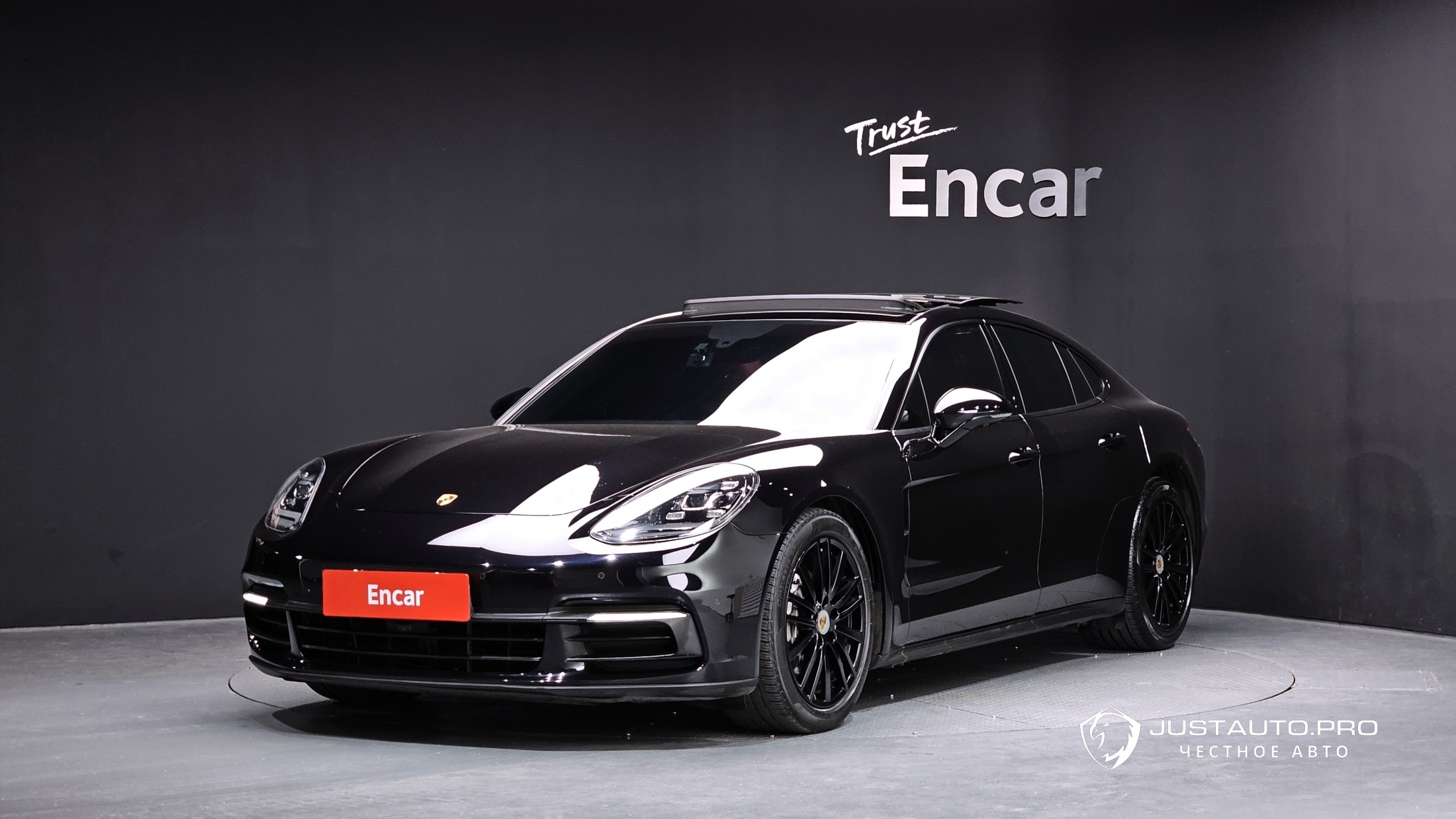 Автомобиль Porsche Panamera