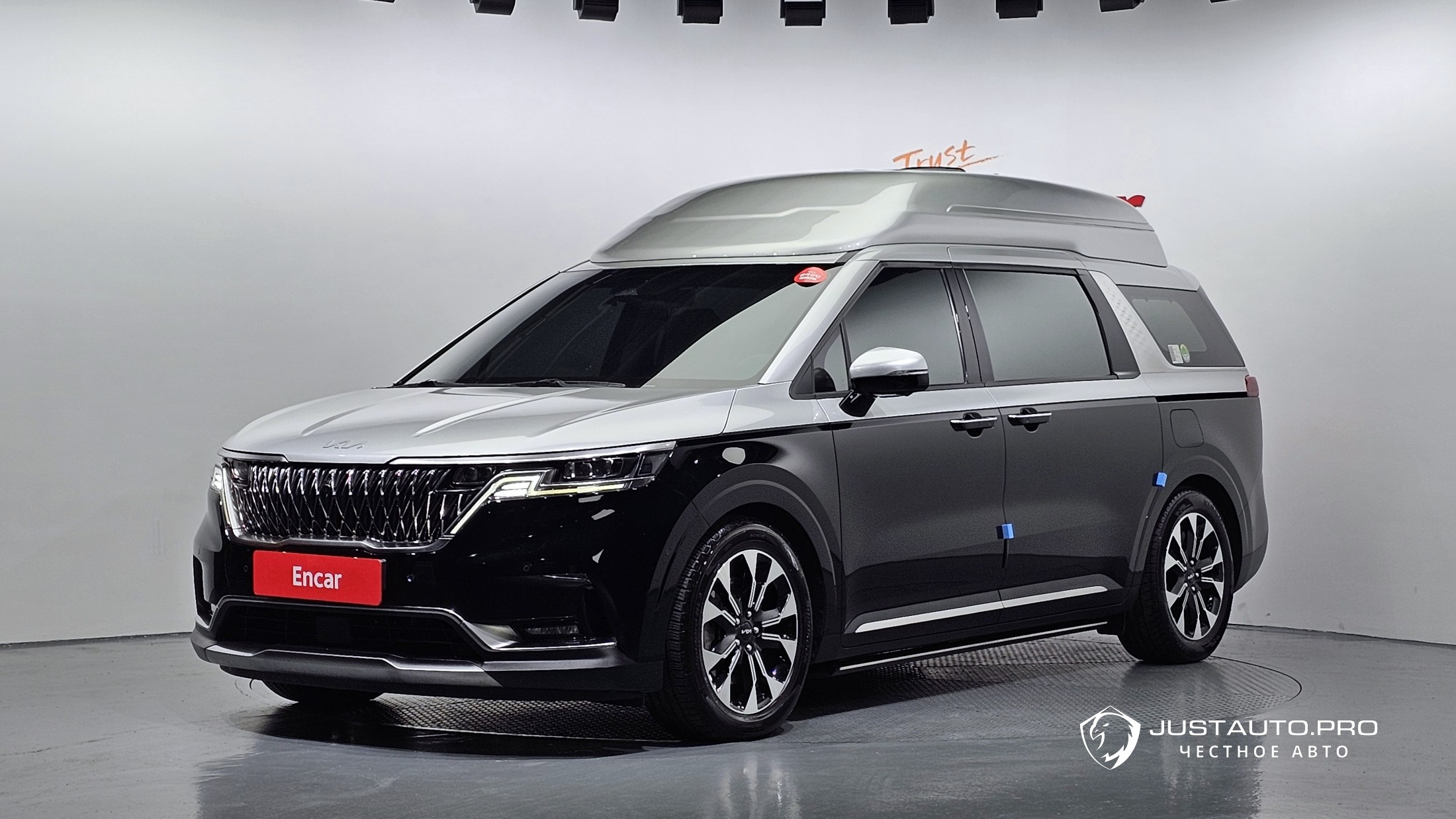 Автомобиль Kia Canival