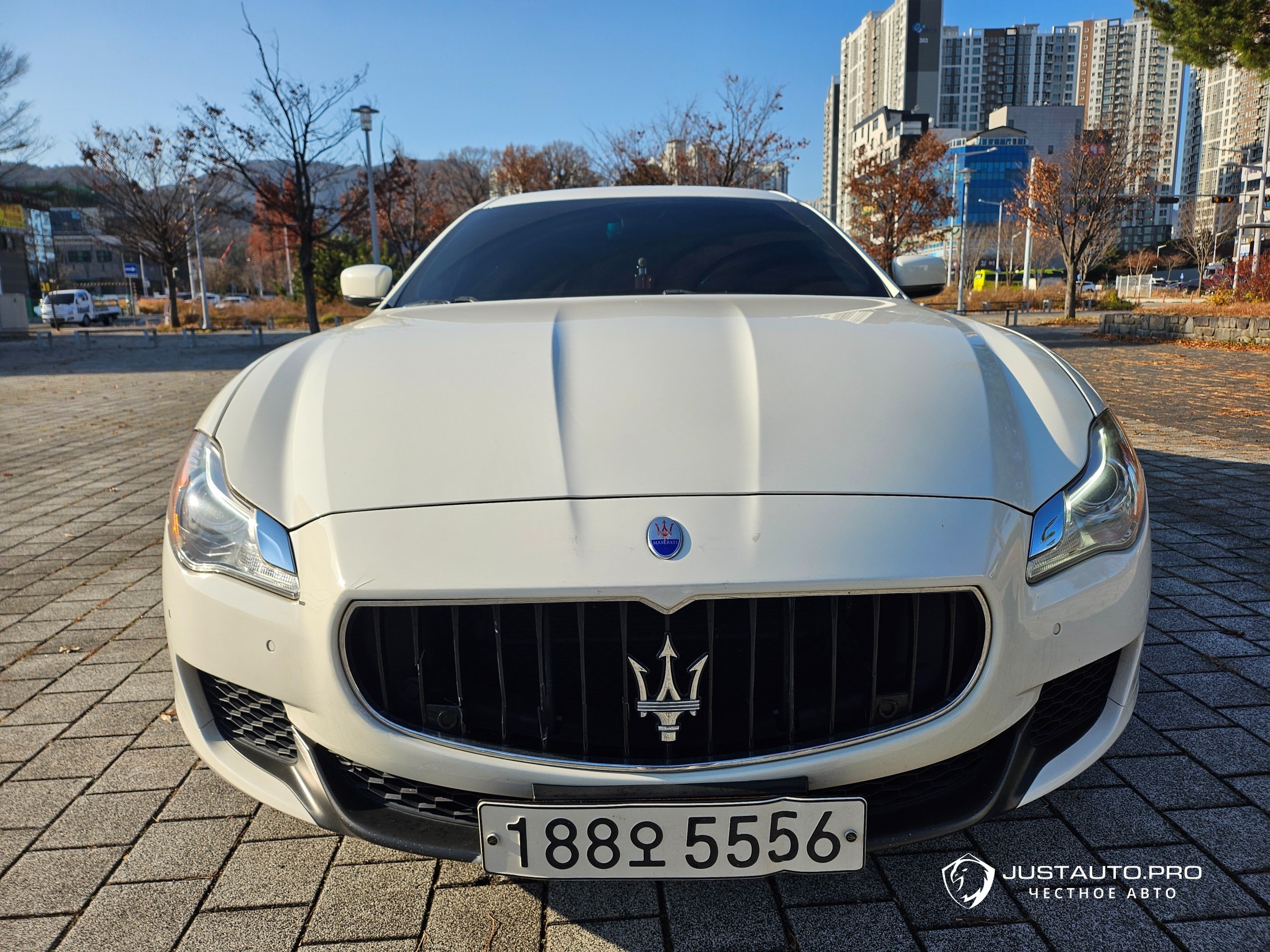 Автомобиль Maserati Quattroporte