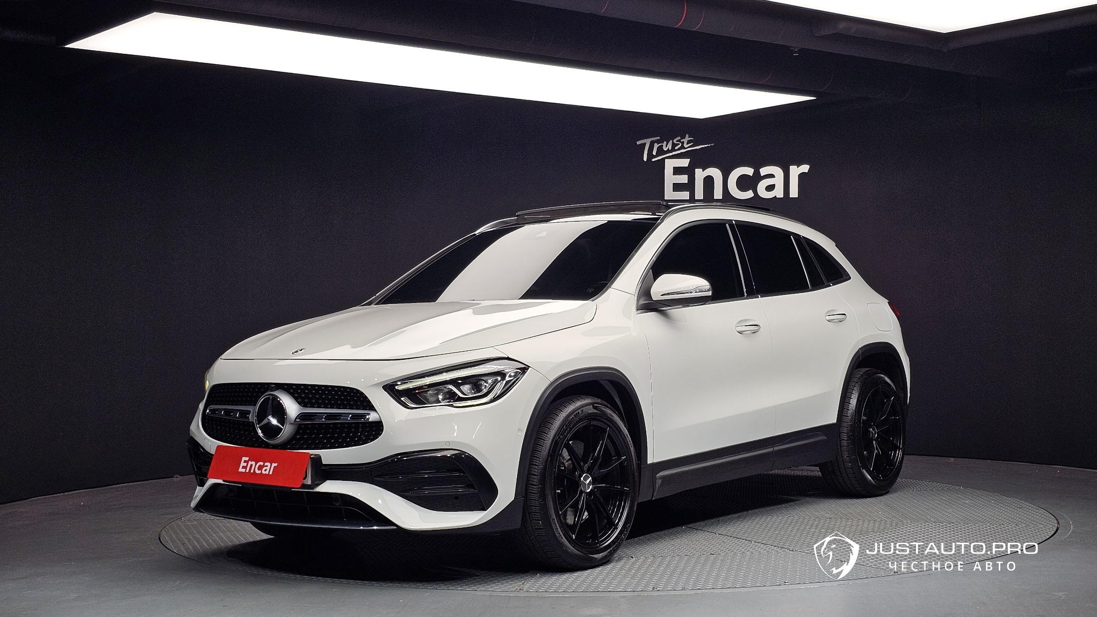 Автомобиль Mercedes-Benz GLA-Class