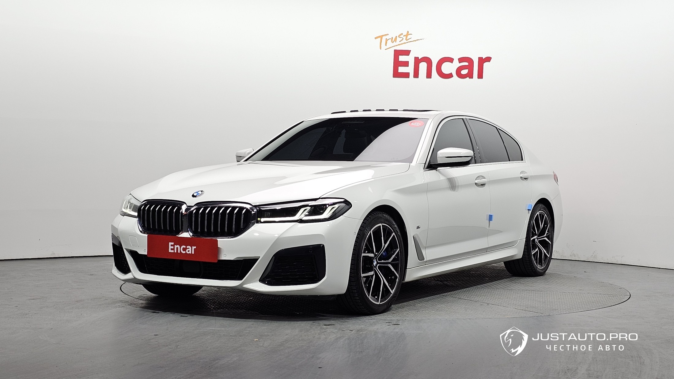 Автомобиль BMW 5-Series