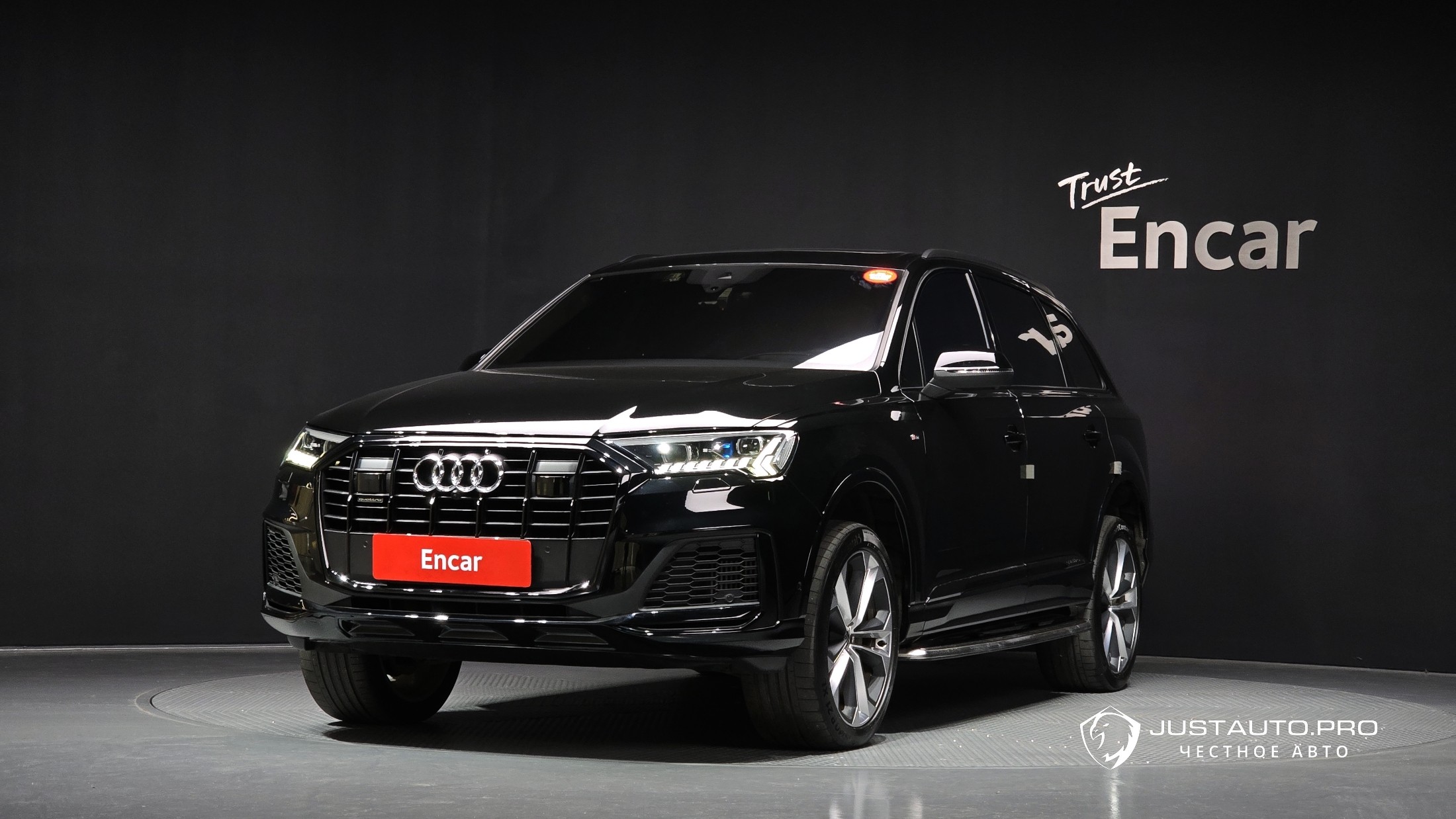 Автомобиль Audi Q7