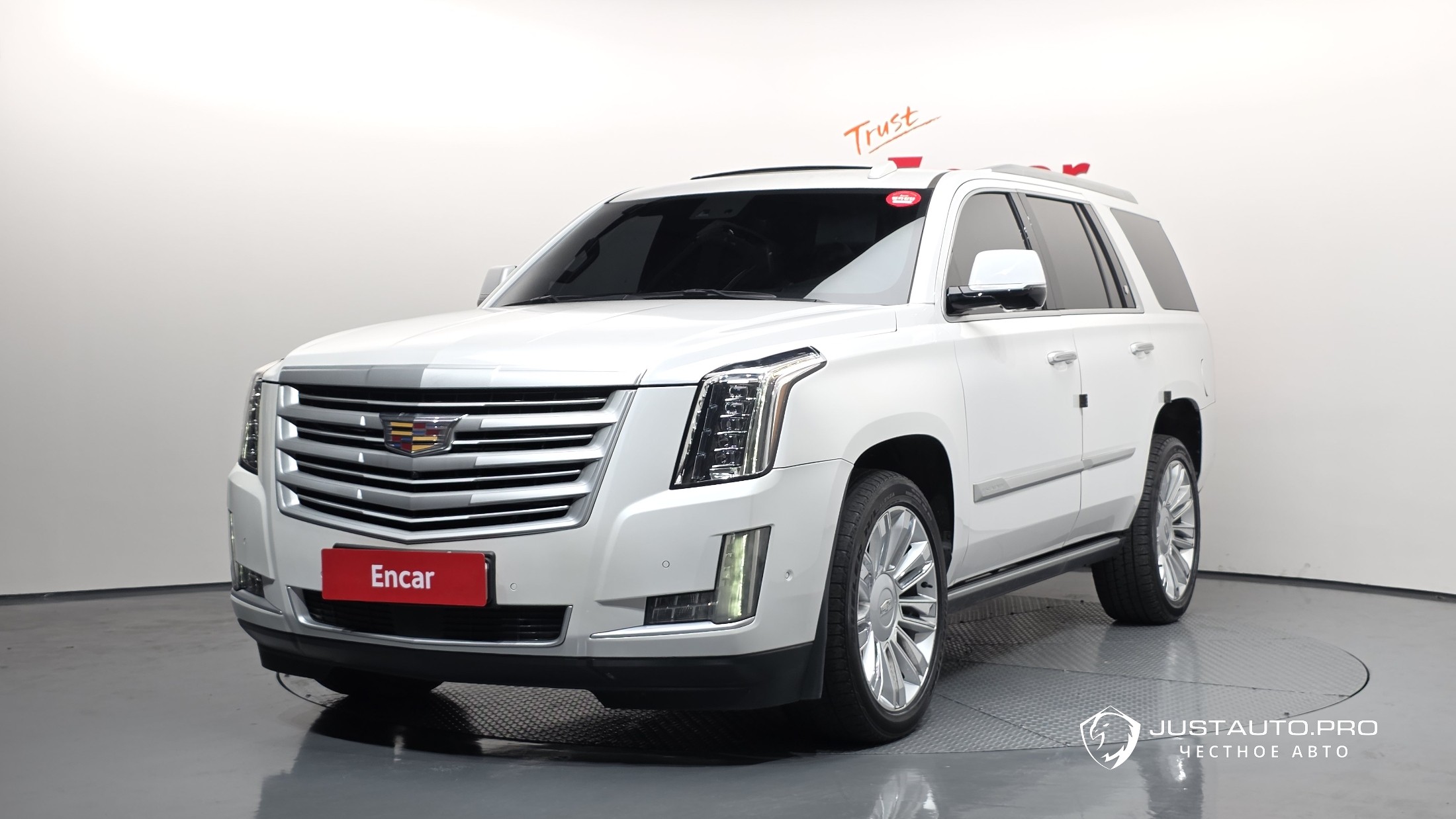 Автомобиль Cadillac Escalade