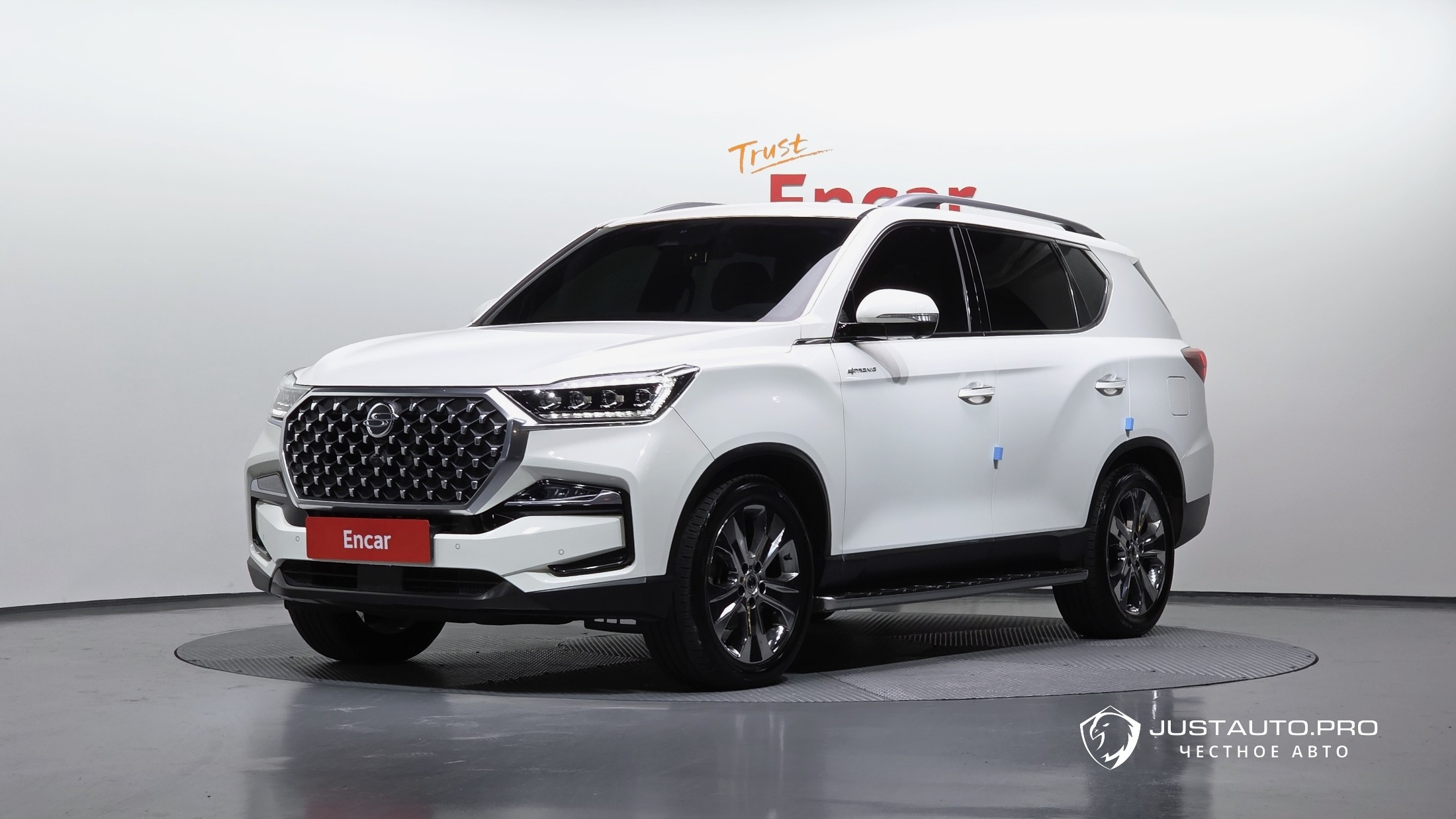 Автомобиль KG_Mobility_Ssangyong Rexton