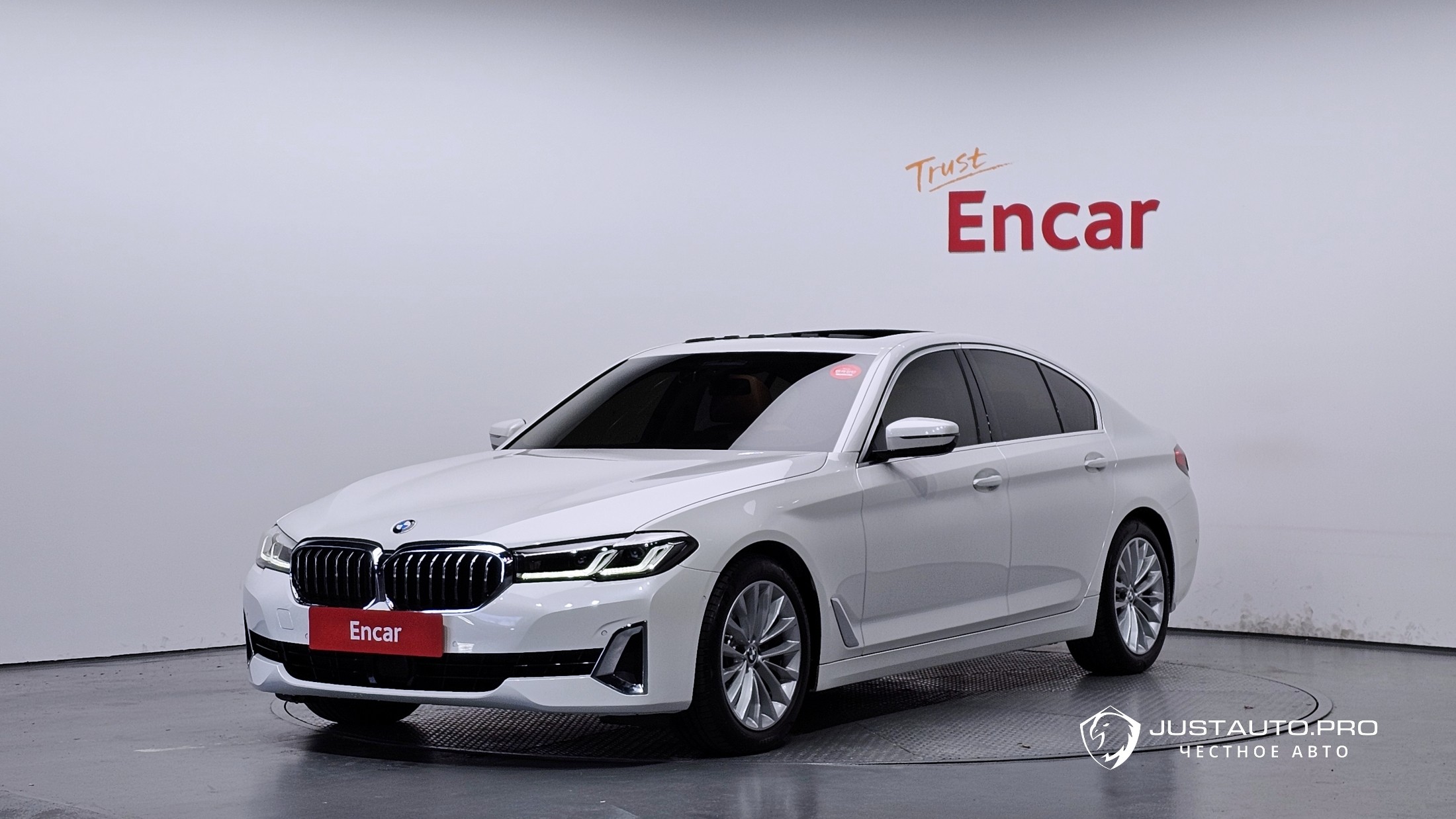 Автомобиль BMW 5-Series