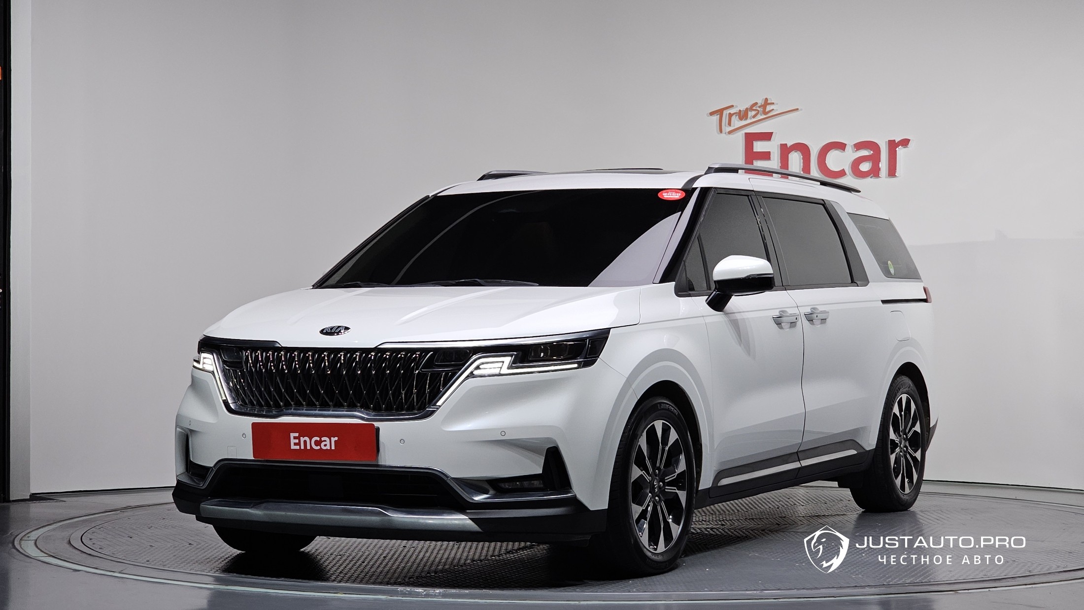 Автомобиль Kia Canival