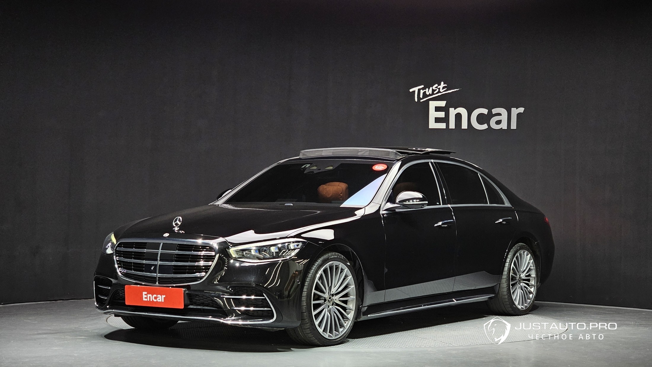 Автомобиль Mercedes-Benz S-Class