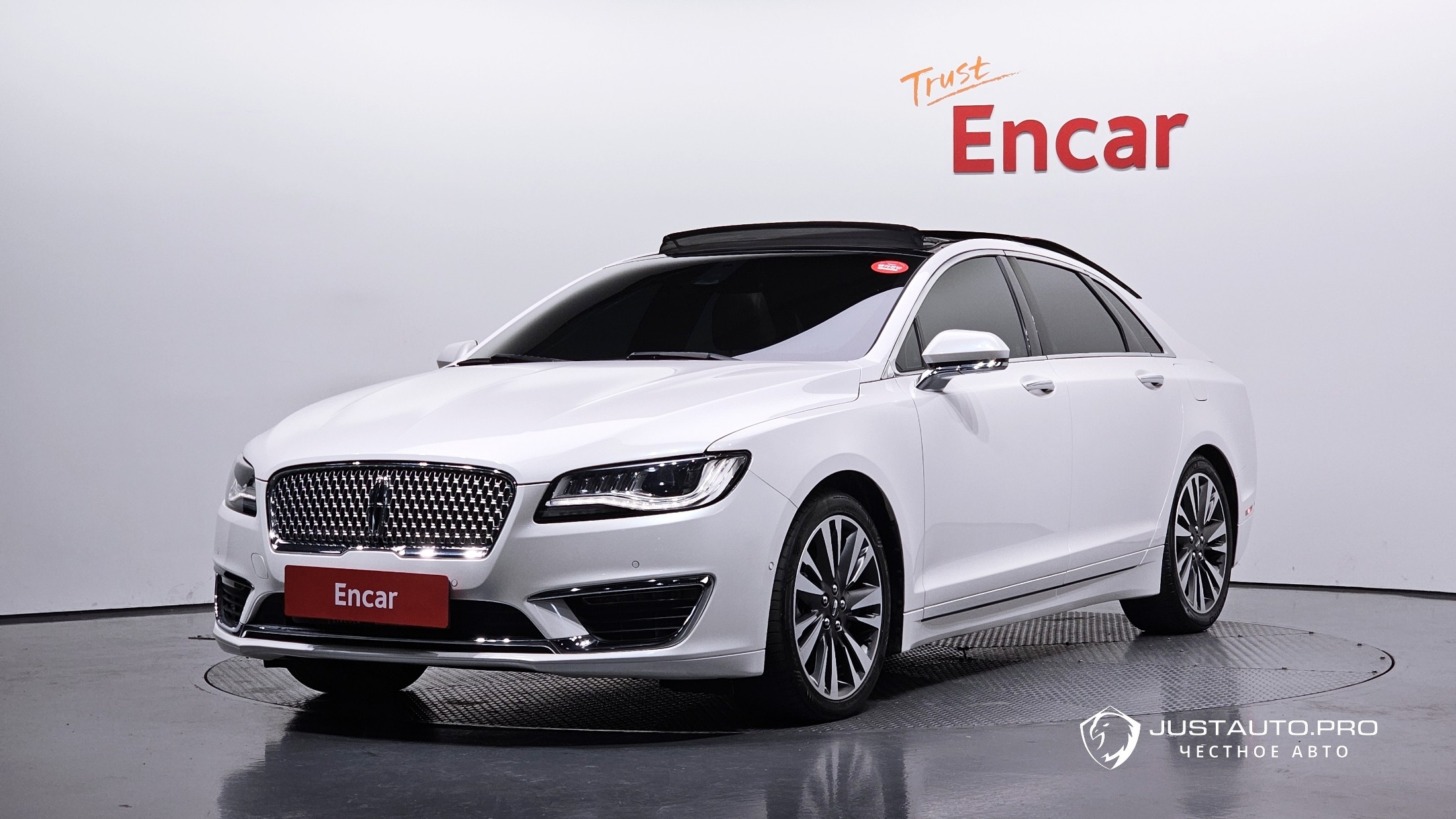 Автомобиль Lincoln MKZ