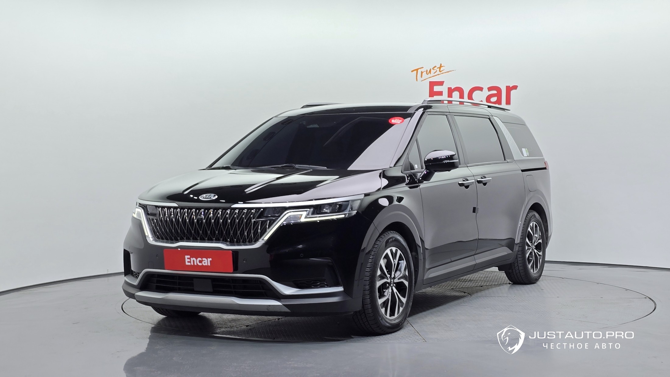 Автомобиль Kia Canival