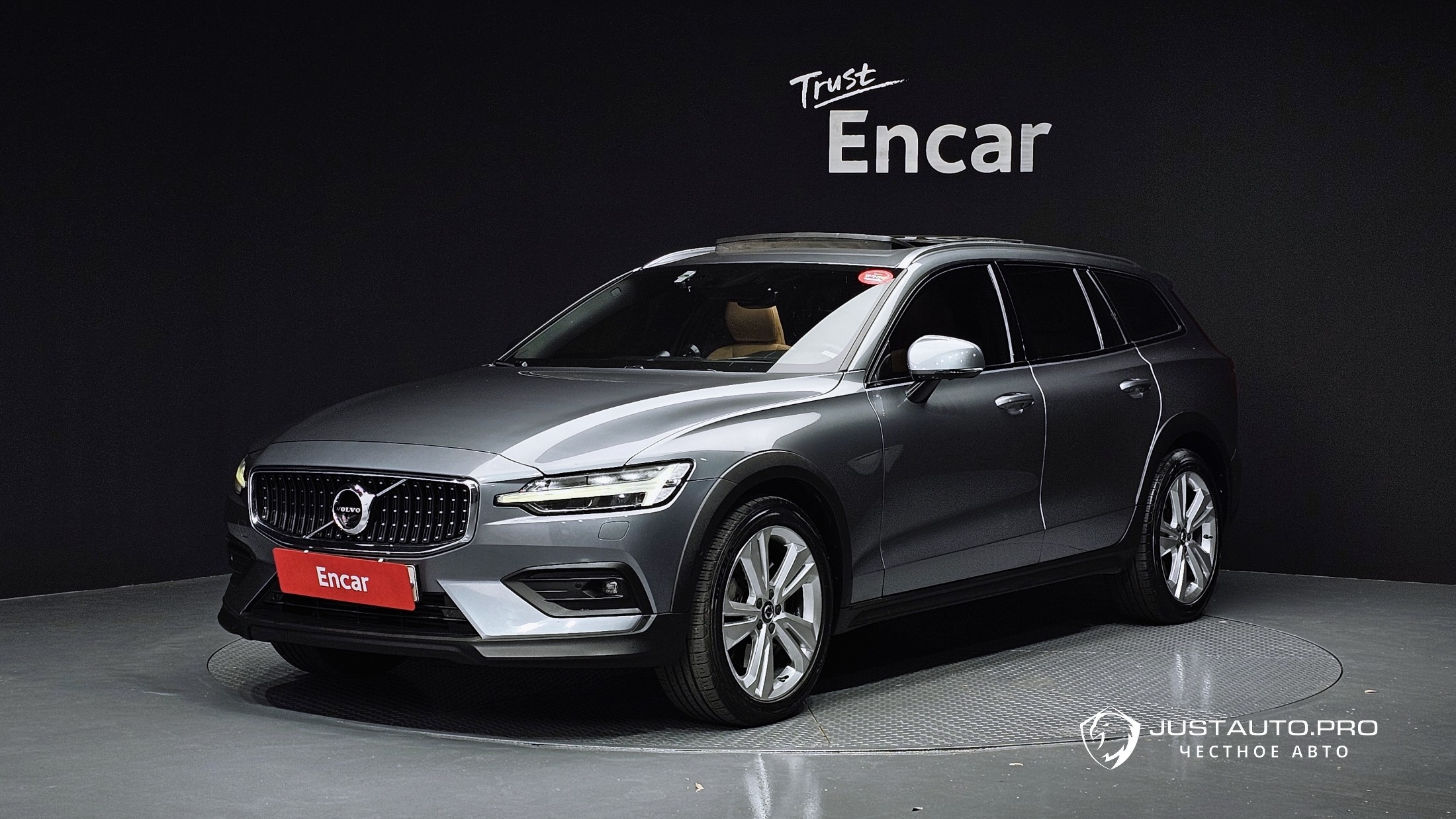 Автомобиль Volvo V60