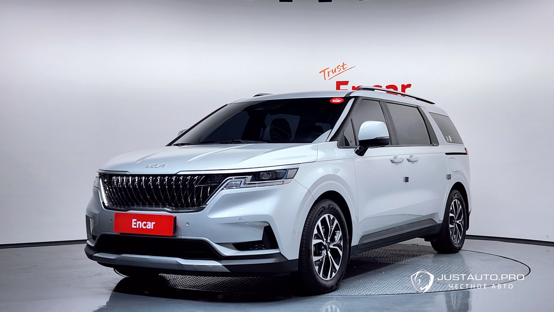 Автомобиль Kia Canival