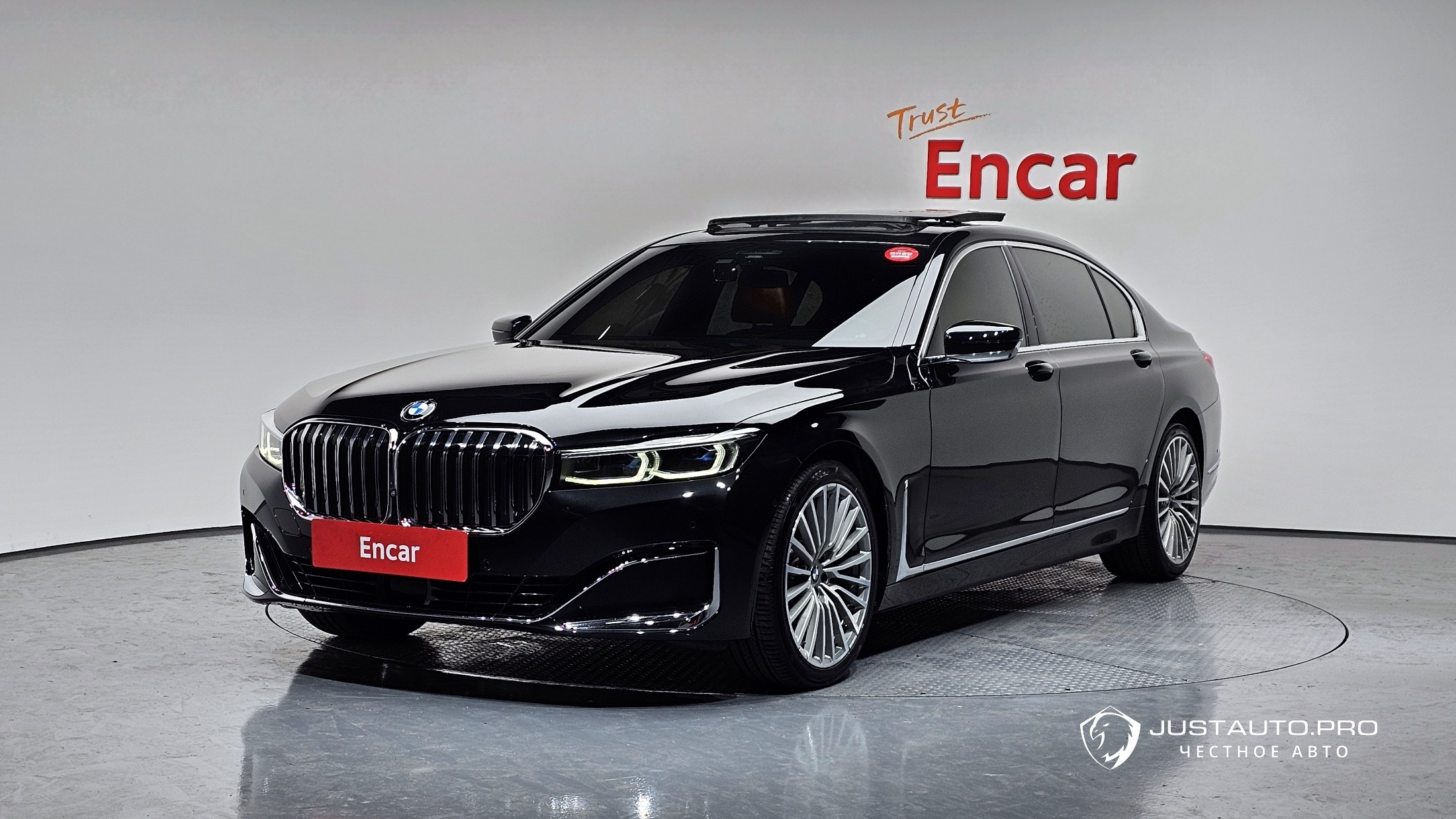 Автомобиль BMW 7-Series