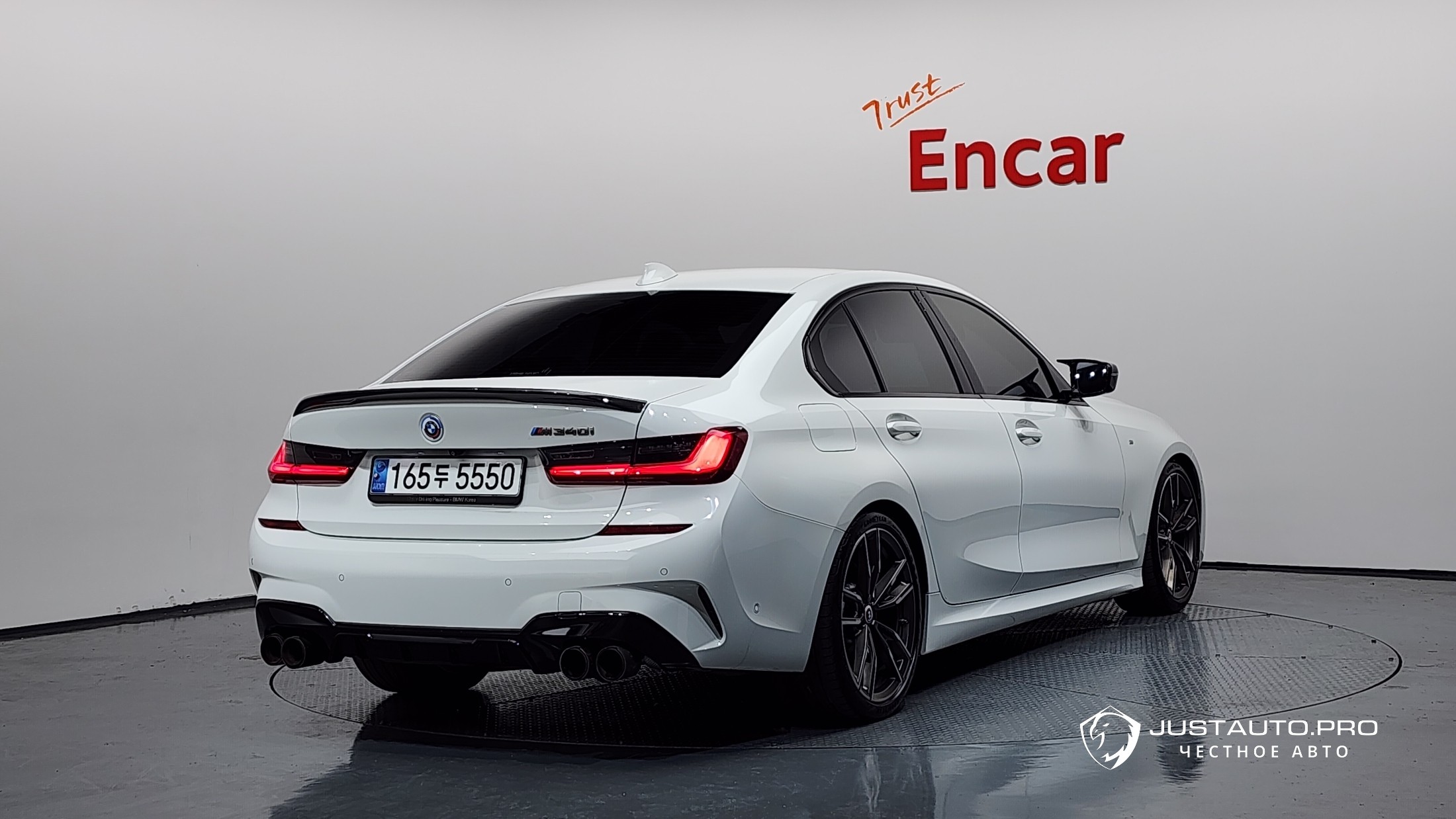 Автомобиль BMW 3-Series