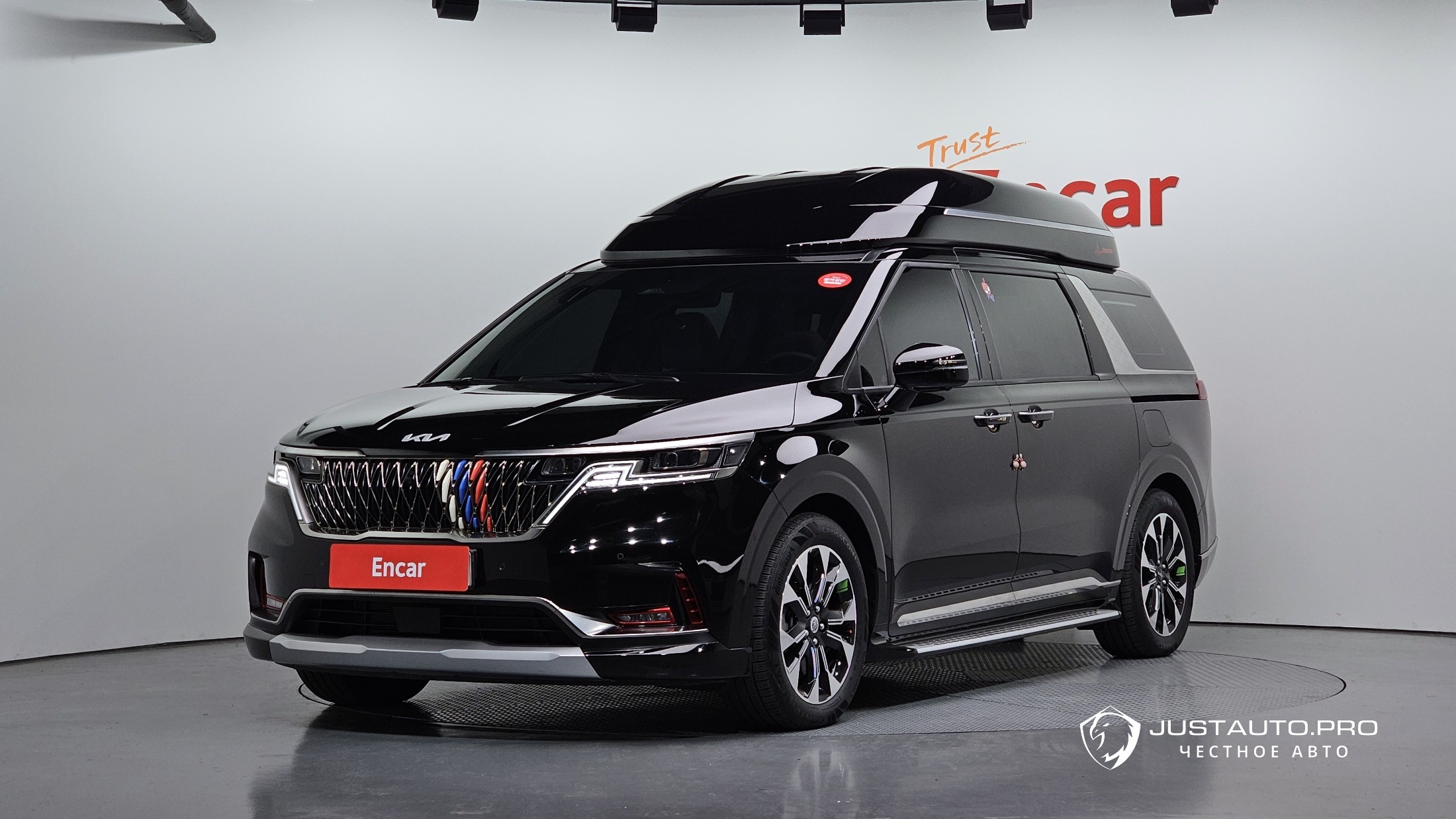 Автомобиль Kia Canival