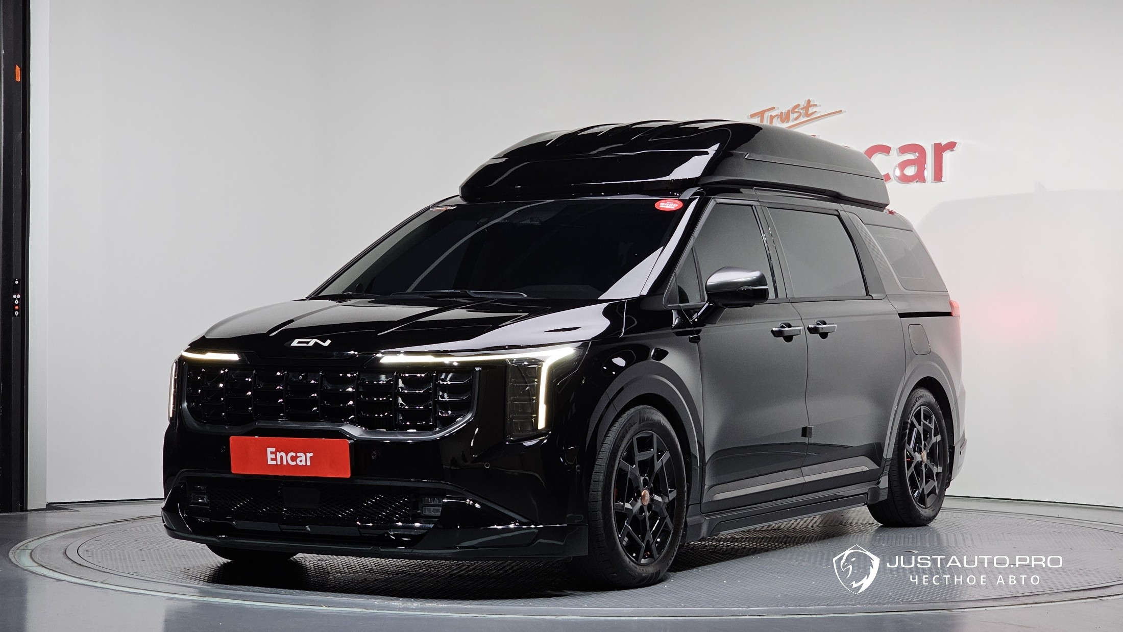 Автомобиль Kia Canival
