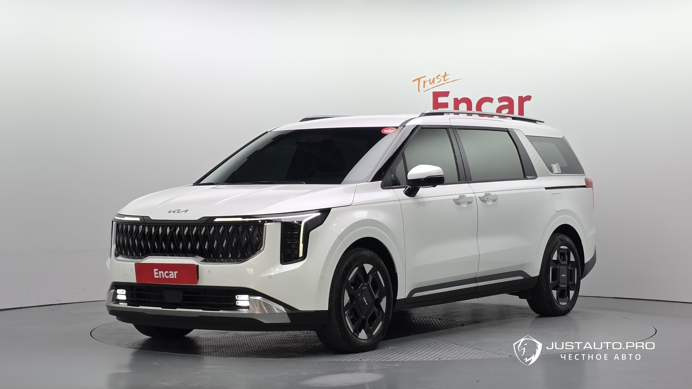 Автомобиль Kia Canival