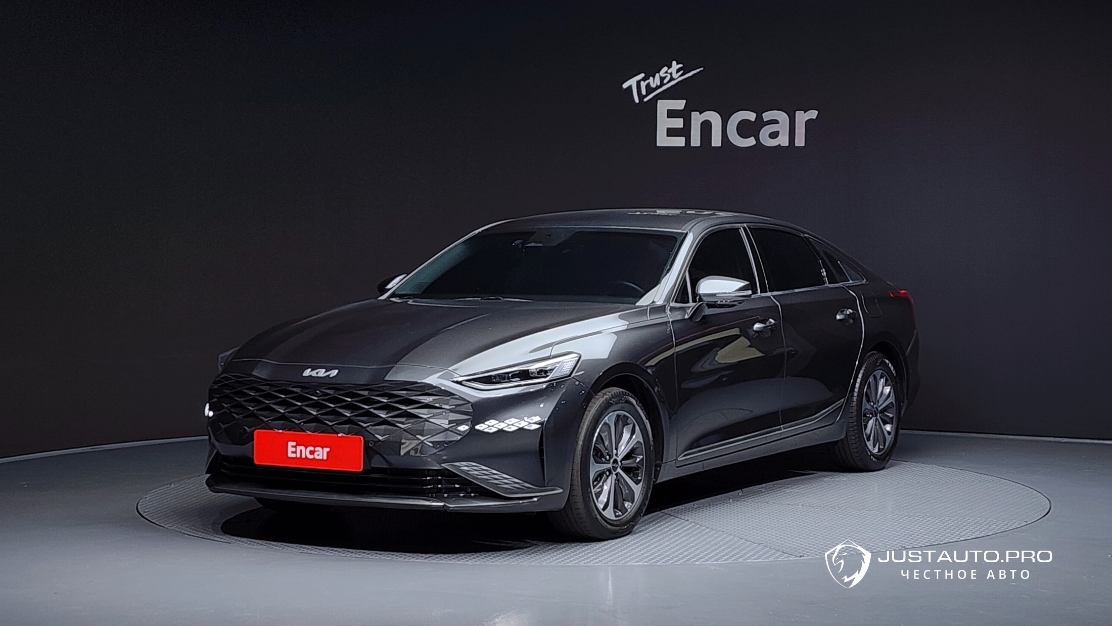 Автомобиль Kia K8