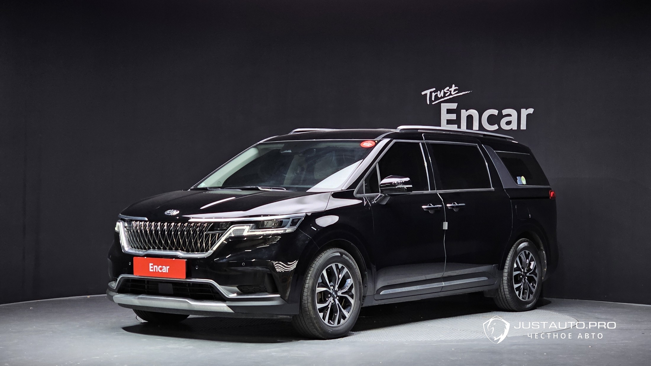 Автомобиль Kia Canival