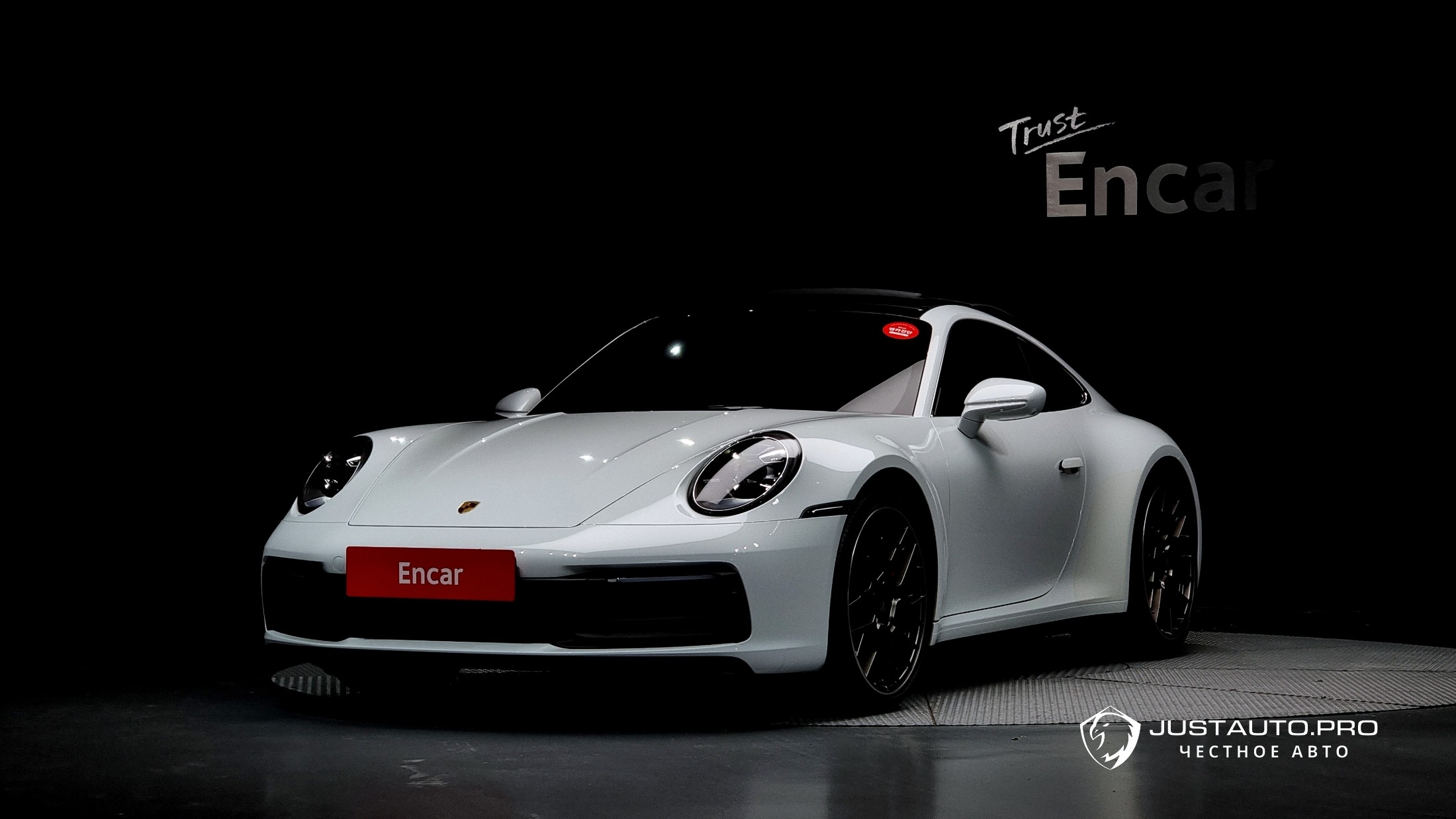 Автомобиль Porsche 911