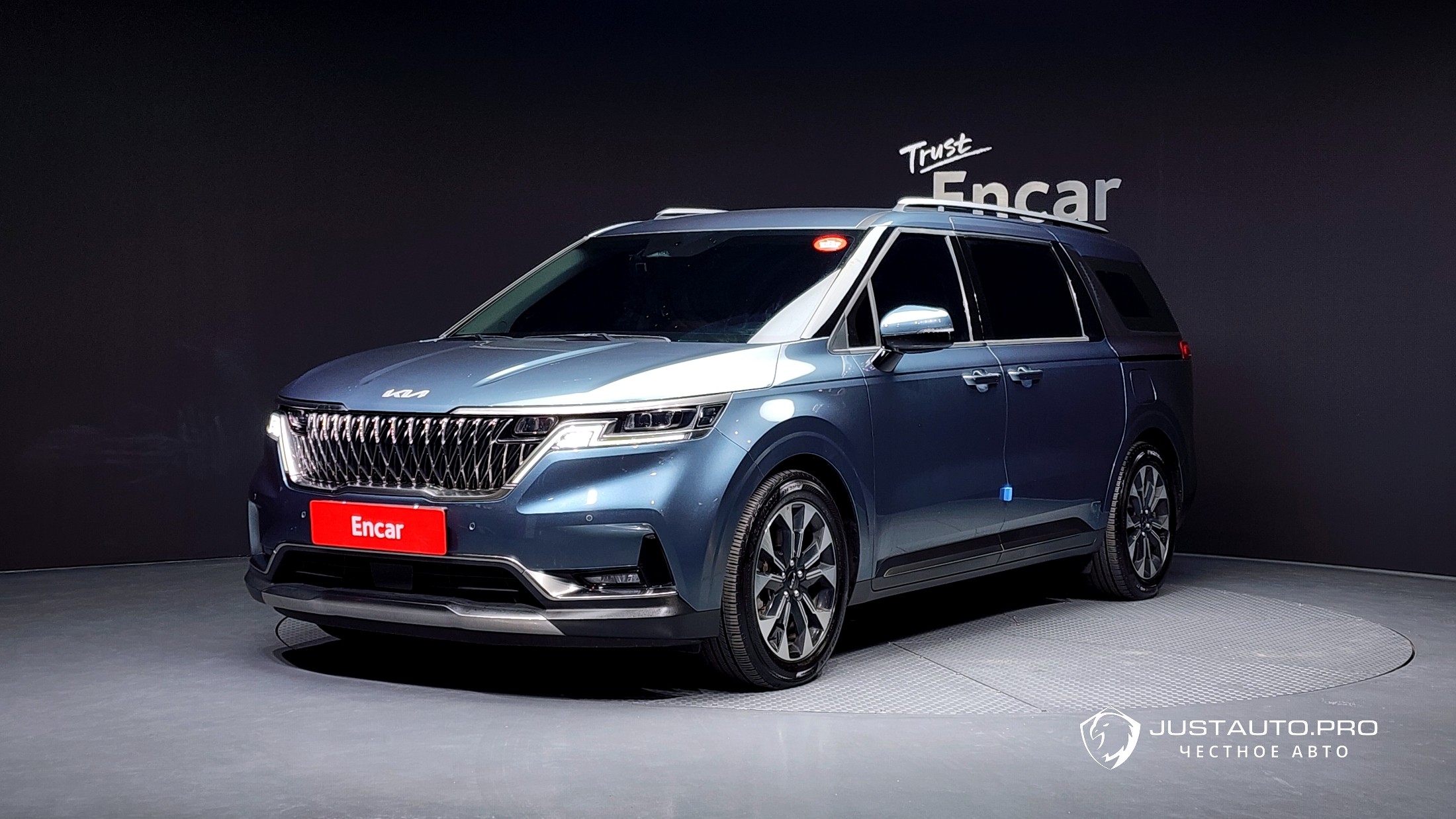 Автомобиль Kia Canival