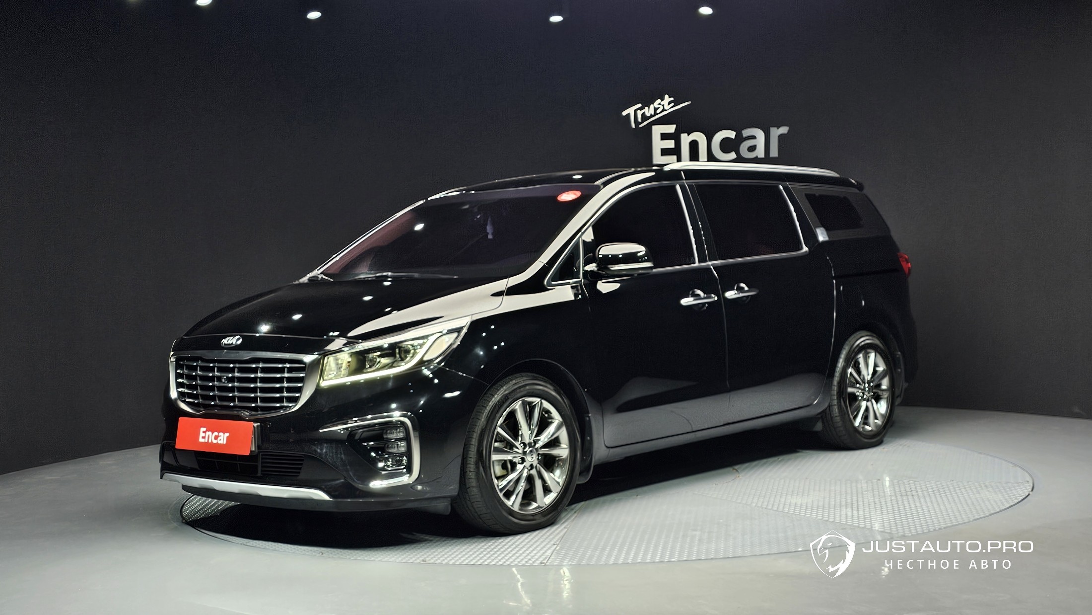 Автомобиль Kia Canival