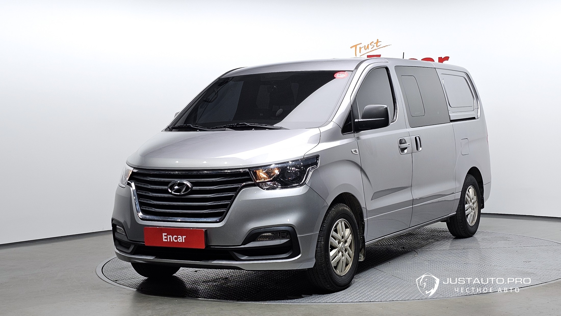 Автомобиль Hyundai Starex