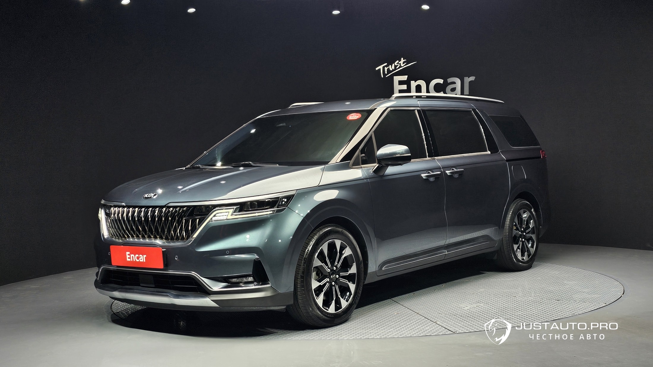 Автомобиль Kia Canival