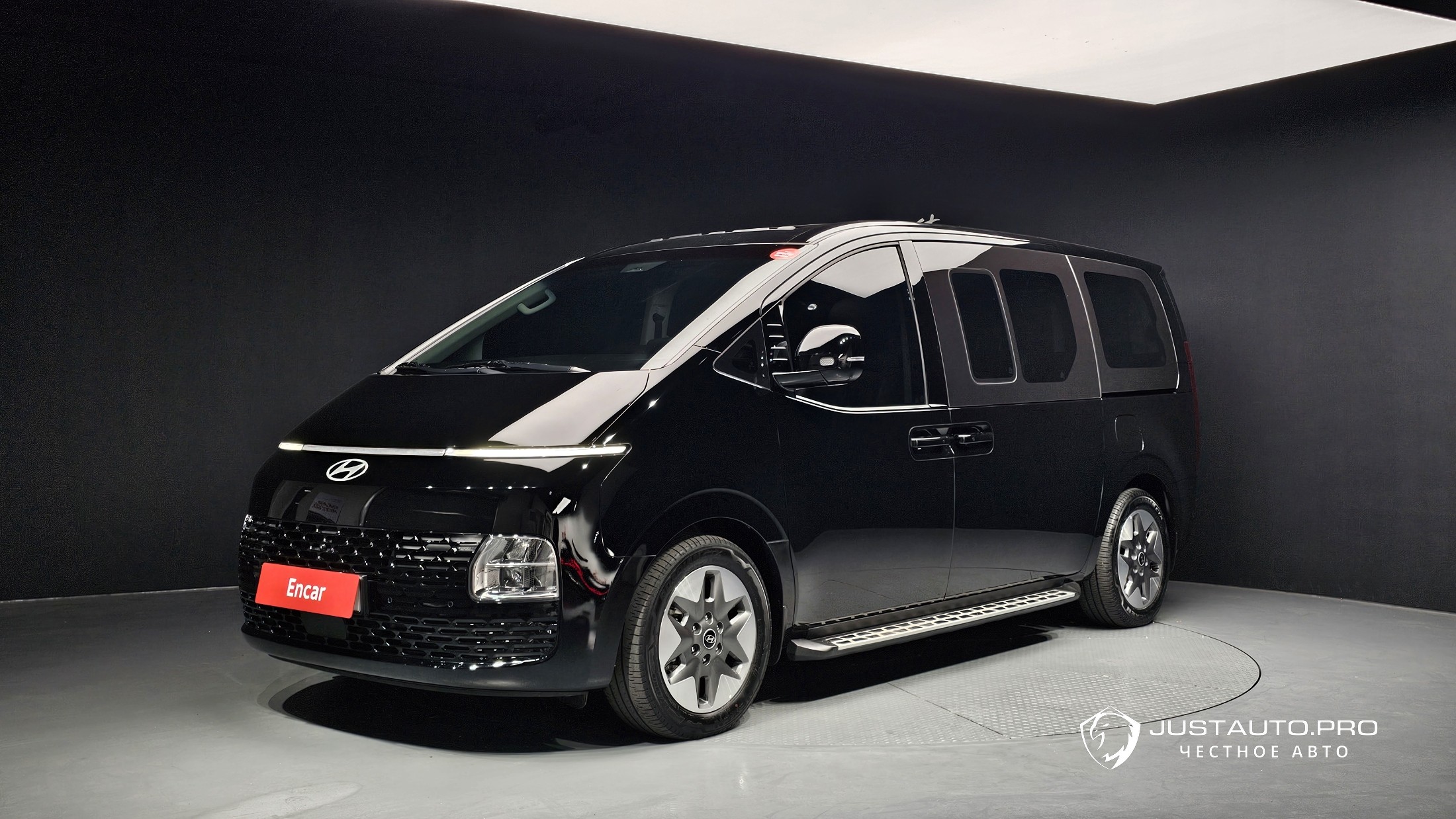 Автомобиль Hyundai Staria