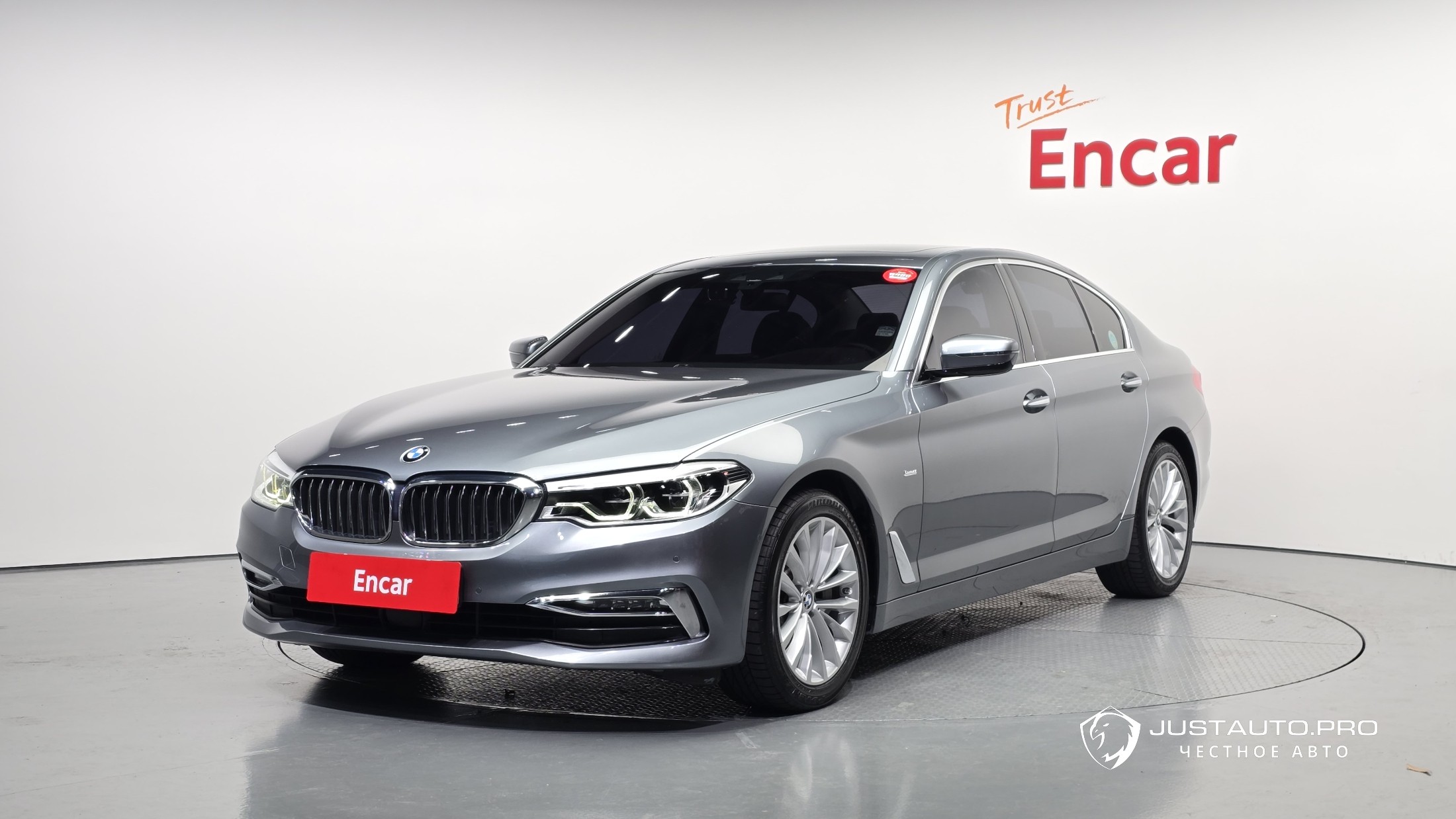 Автомобиль BMW 5-Series