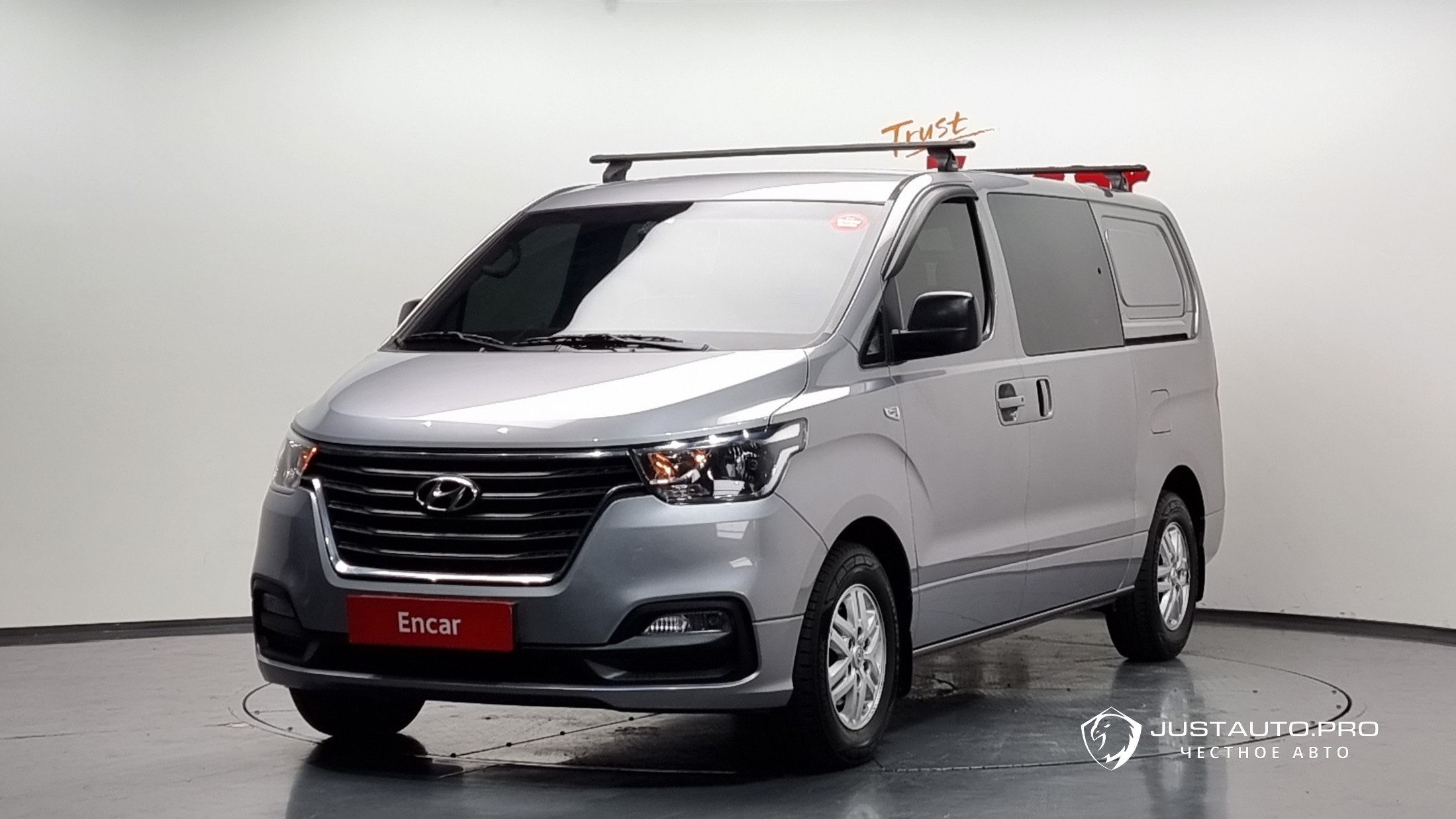 Автомобиль Hyundai Starex