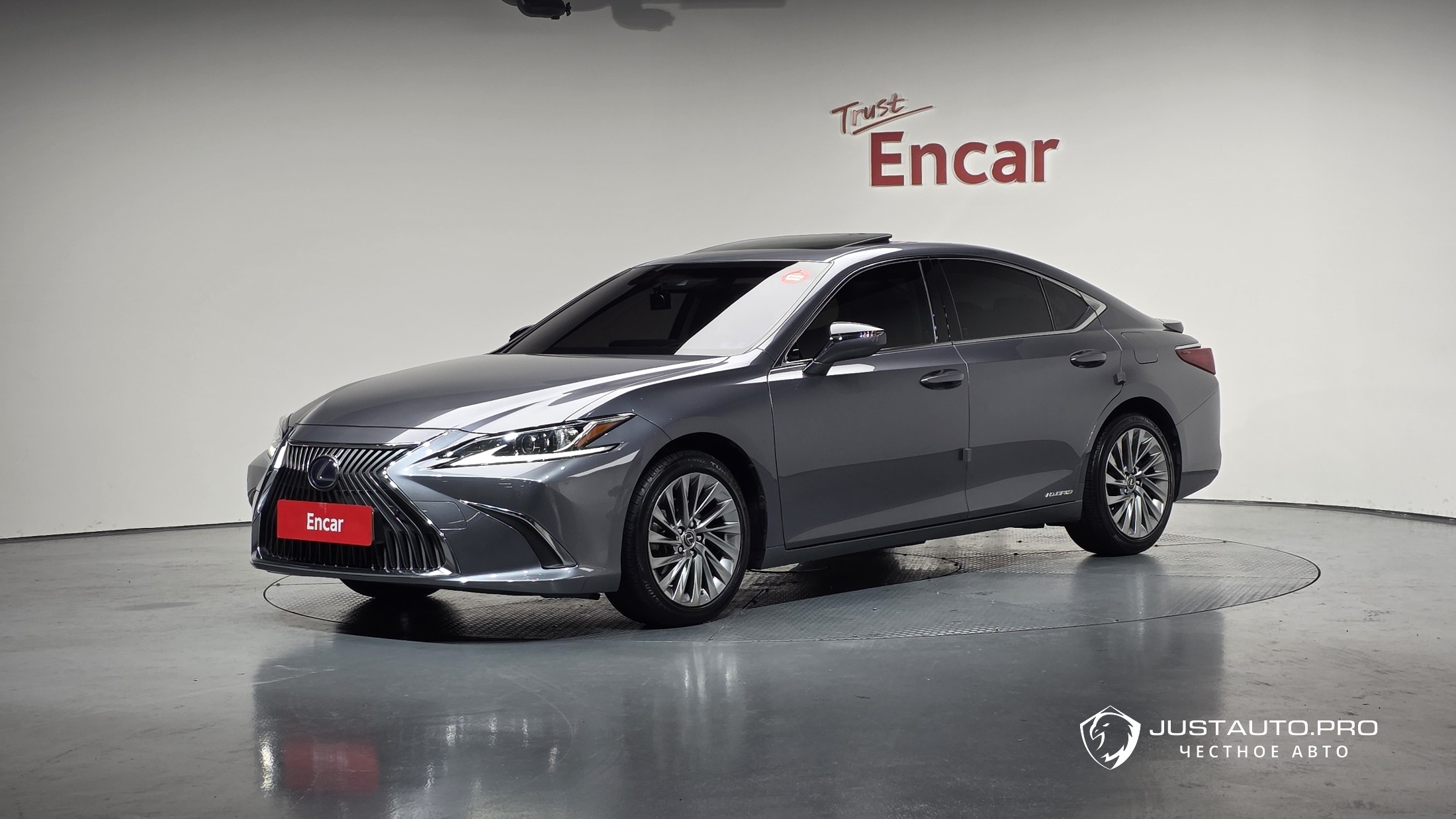 Автомобиль Lexus ES