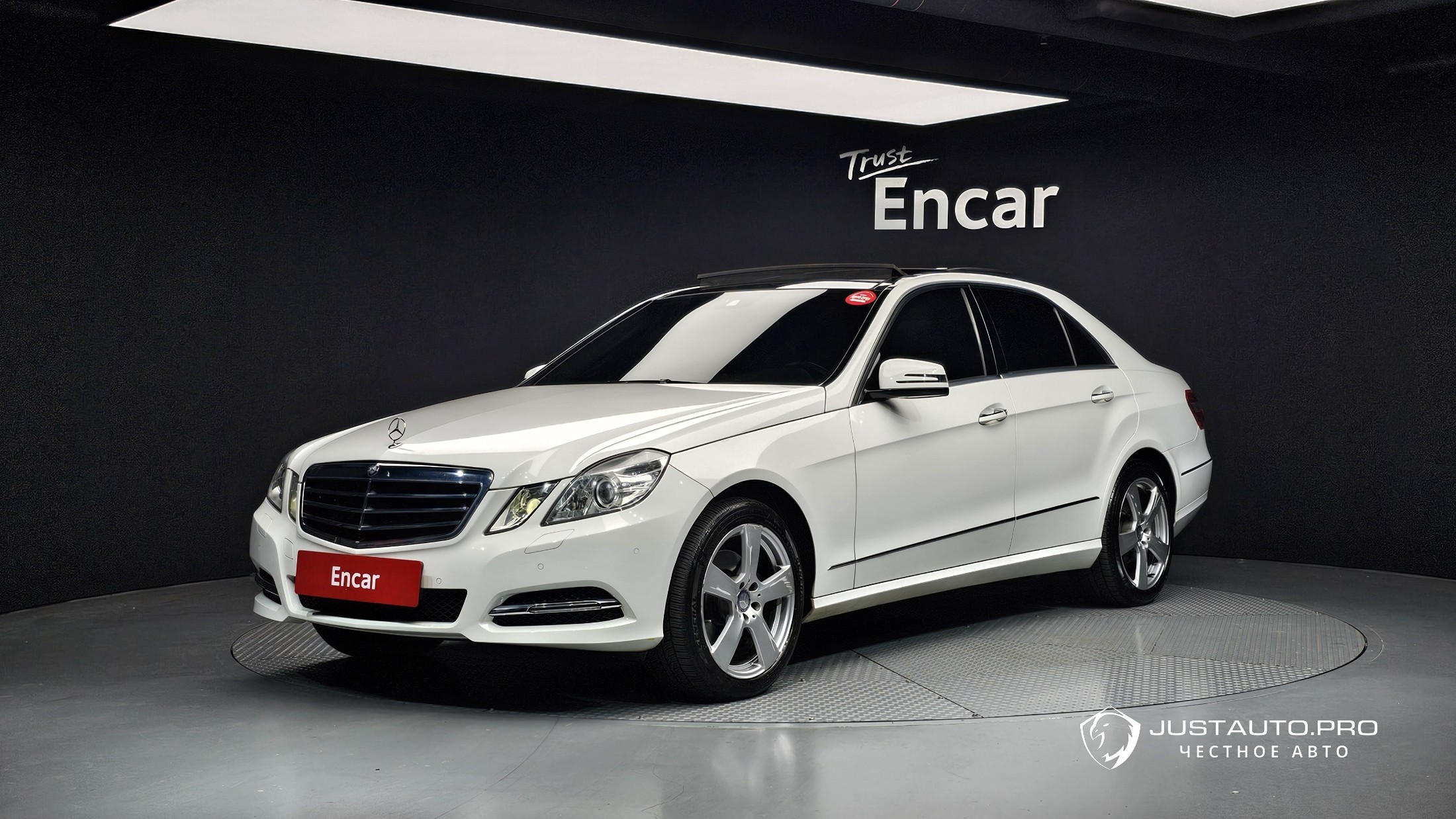 Автомобиль Mercedes-Benz E-Class