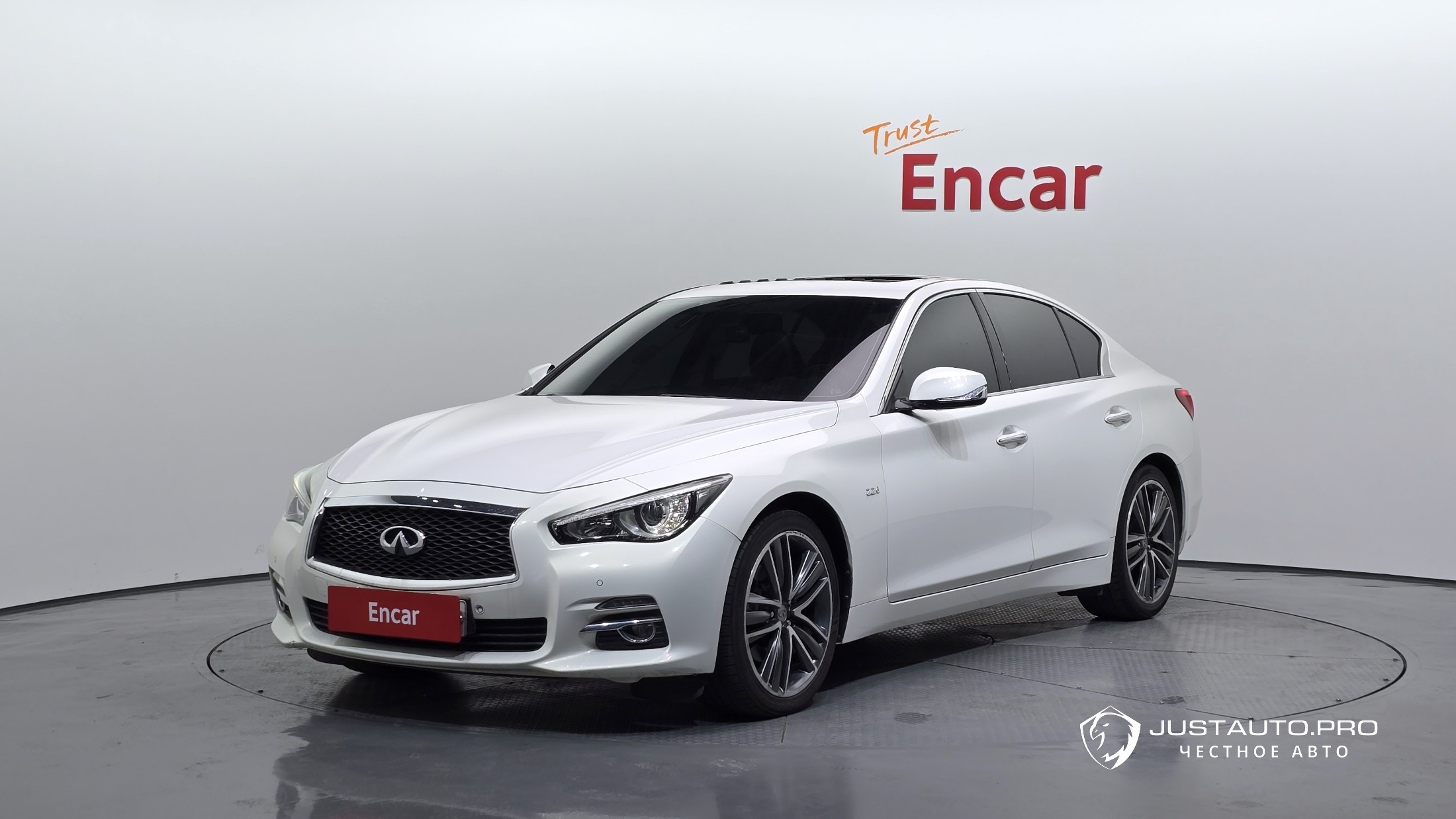 Автомобиль Infiniti Q50