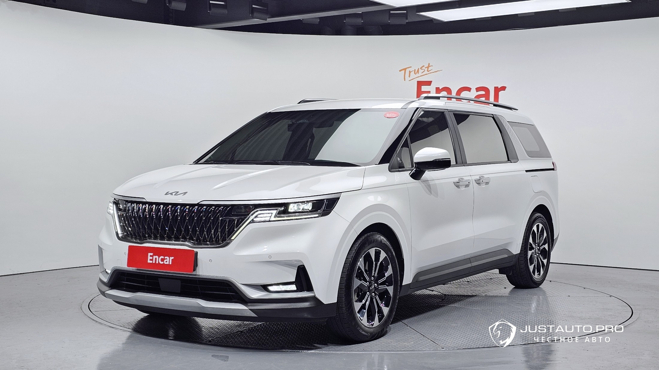 Автомобиль Kia Canival