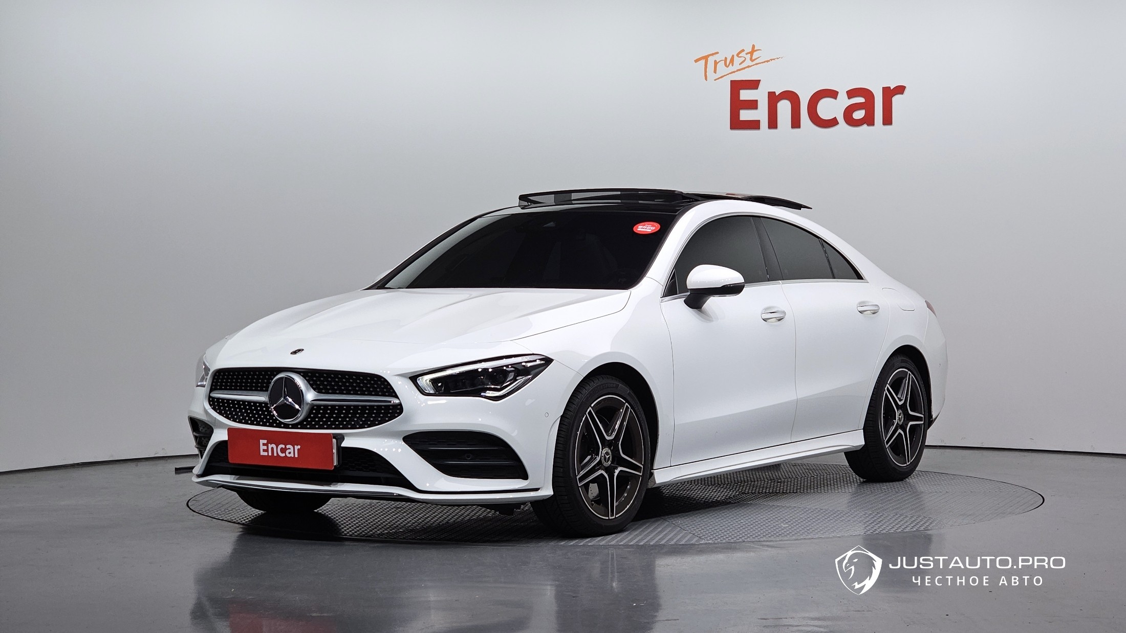 Автомобиль Mercedes-Benz CLA-Class