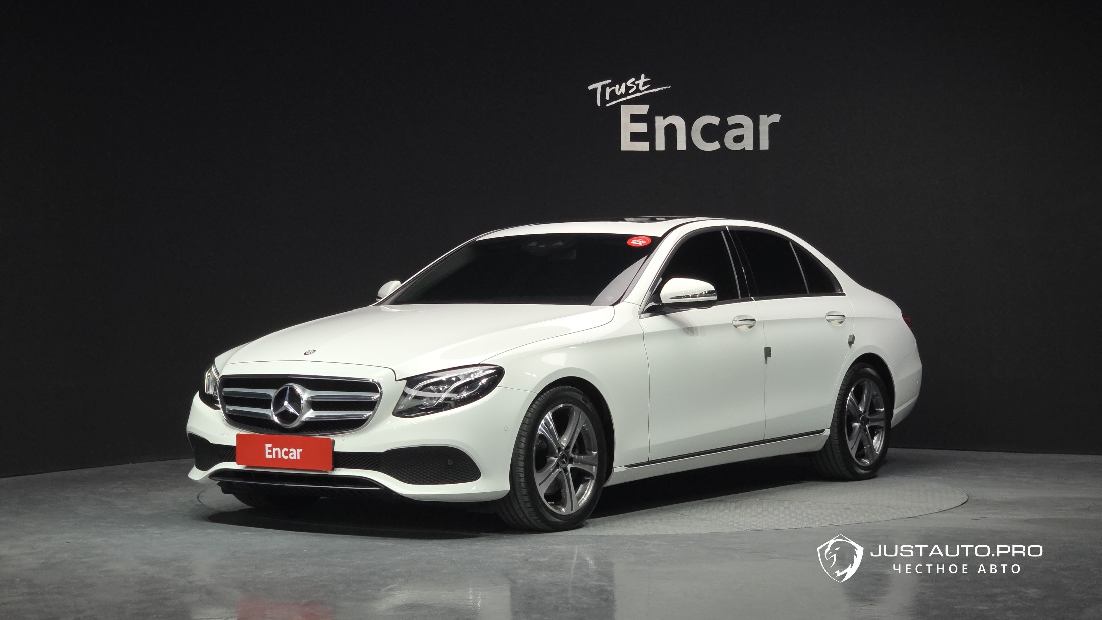 Автомобиль Mercedes-Benz E-Class