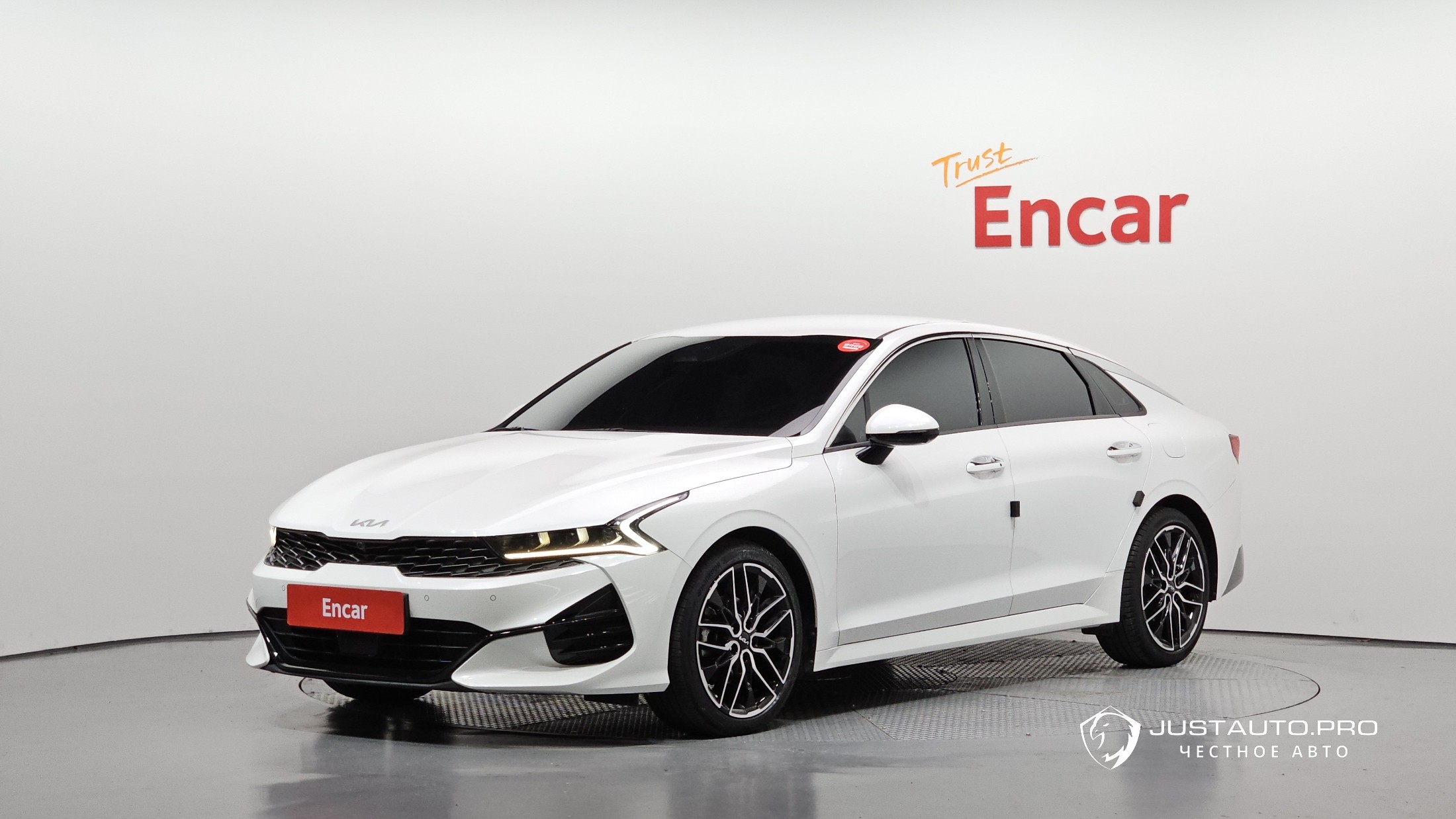 Автомобиль Kia K5