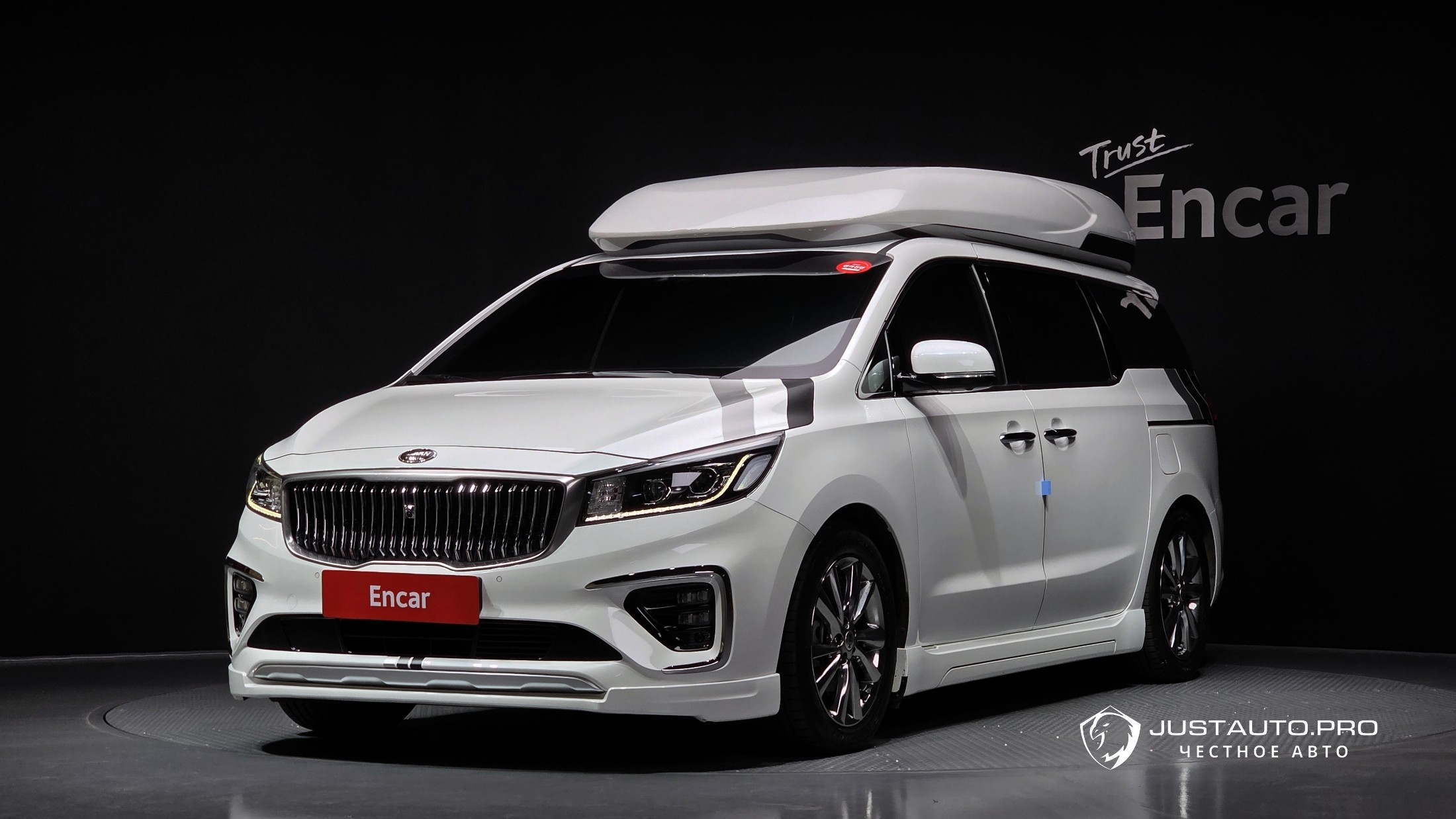 Автомобиль Kia Canival