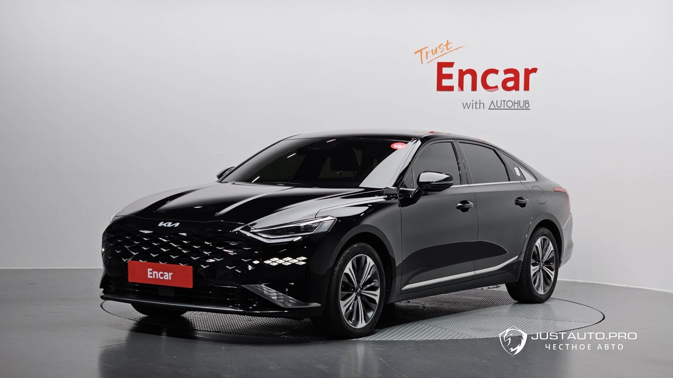 Автомобиль Kia K8