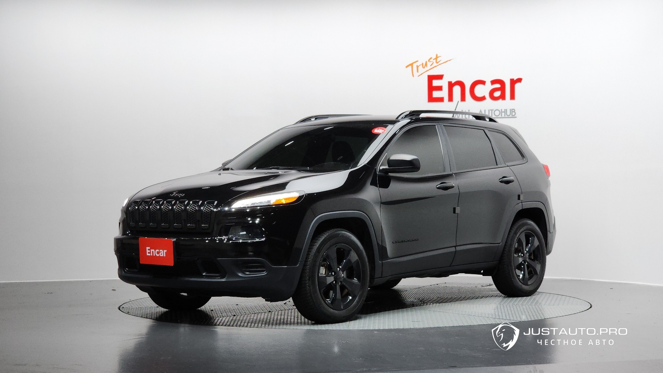 Автомобиль Jeep Cherokee