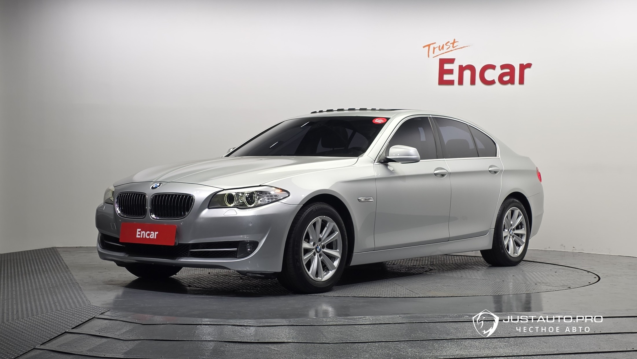 Автомобиль BMW 5-Series