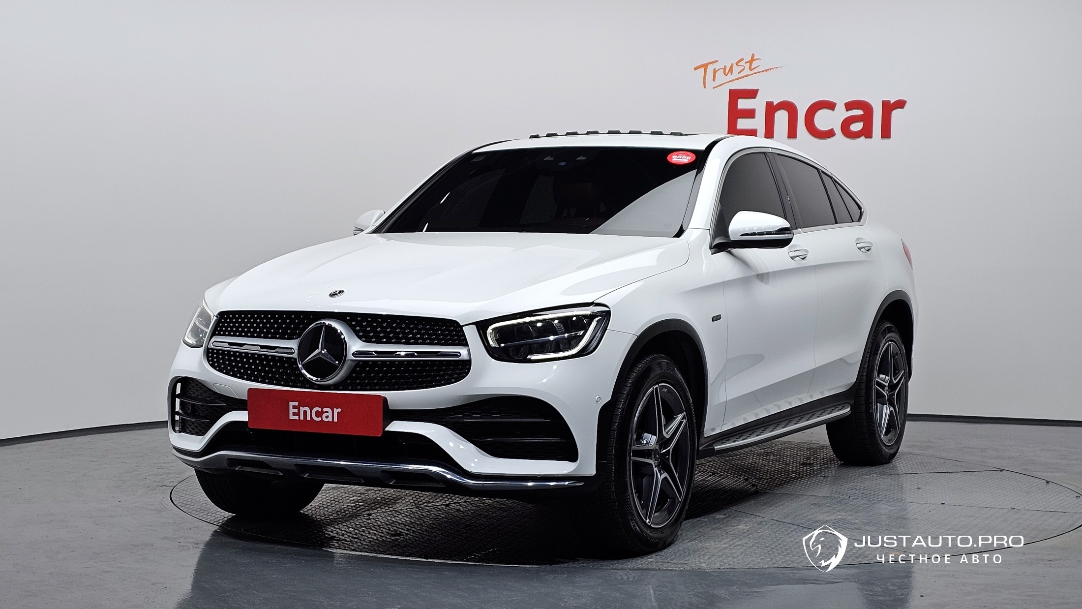 Автомобиль Mercedes-Benz GLC-Class