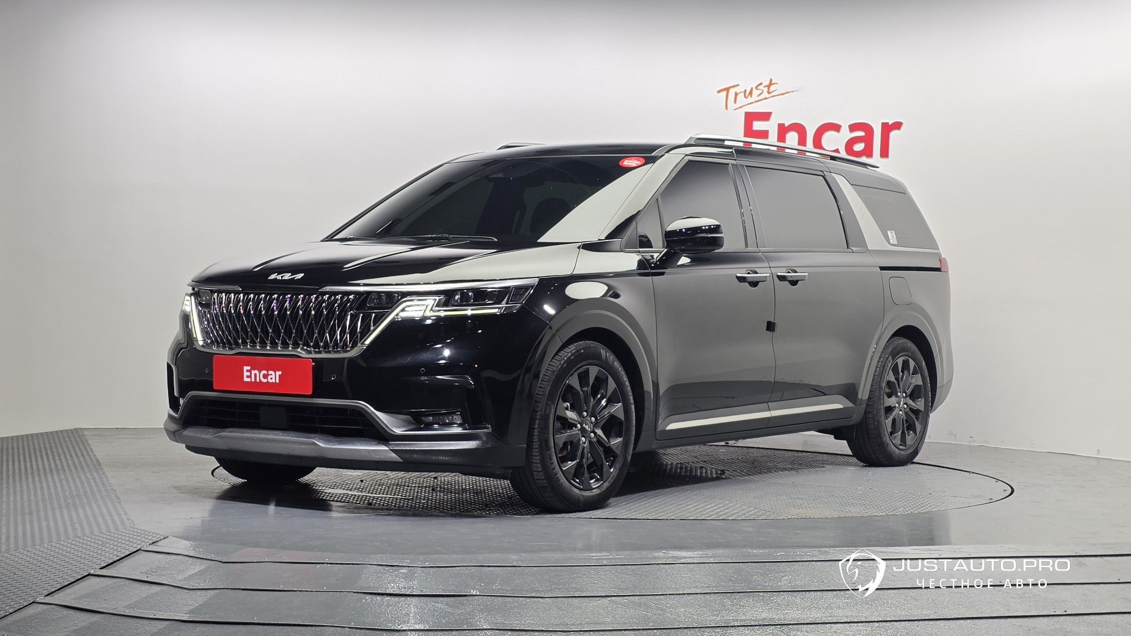 Автомобиль Kia Canival