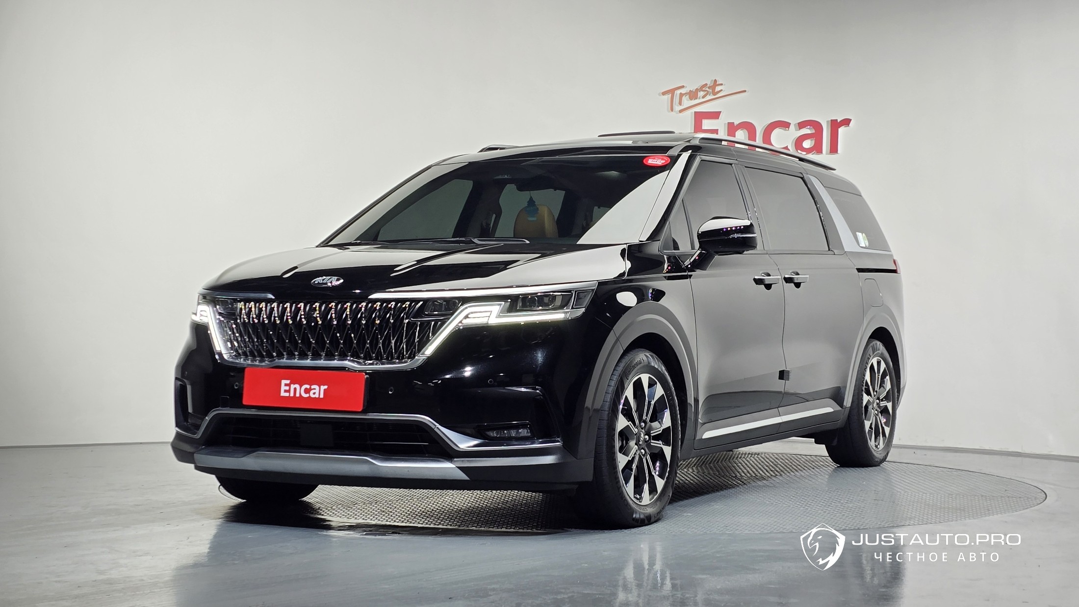 Автомобиль Kia Canival